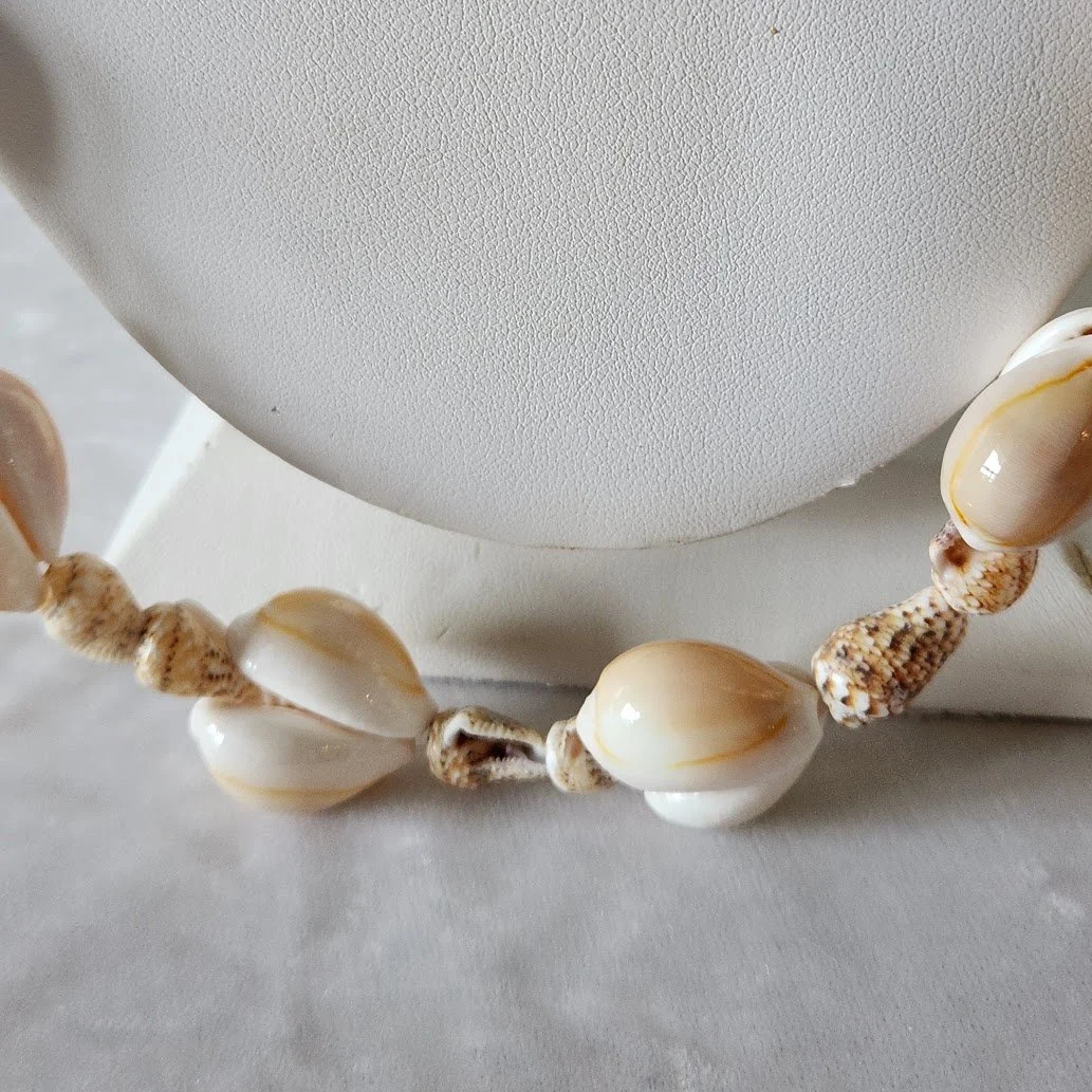Double Cowrie Lei Necklace 4.jpg