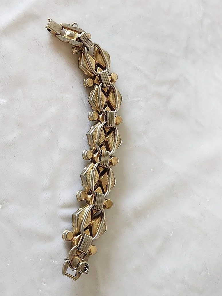 D&E Jonquil Frosted Yellow RS Bracelet 8.jpg
