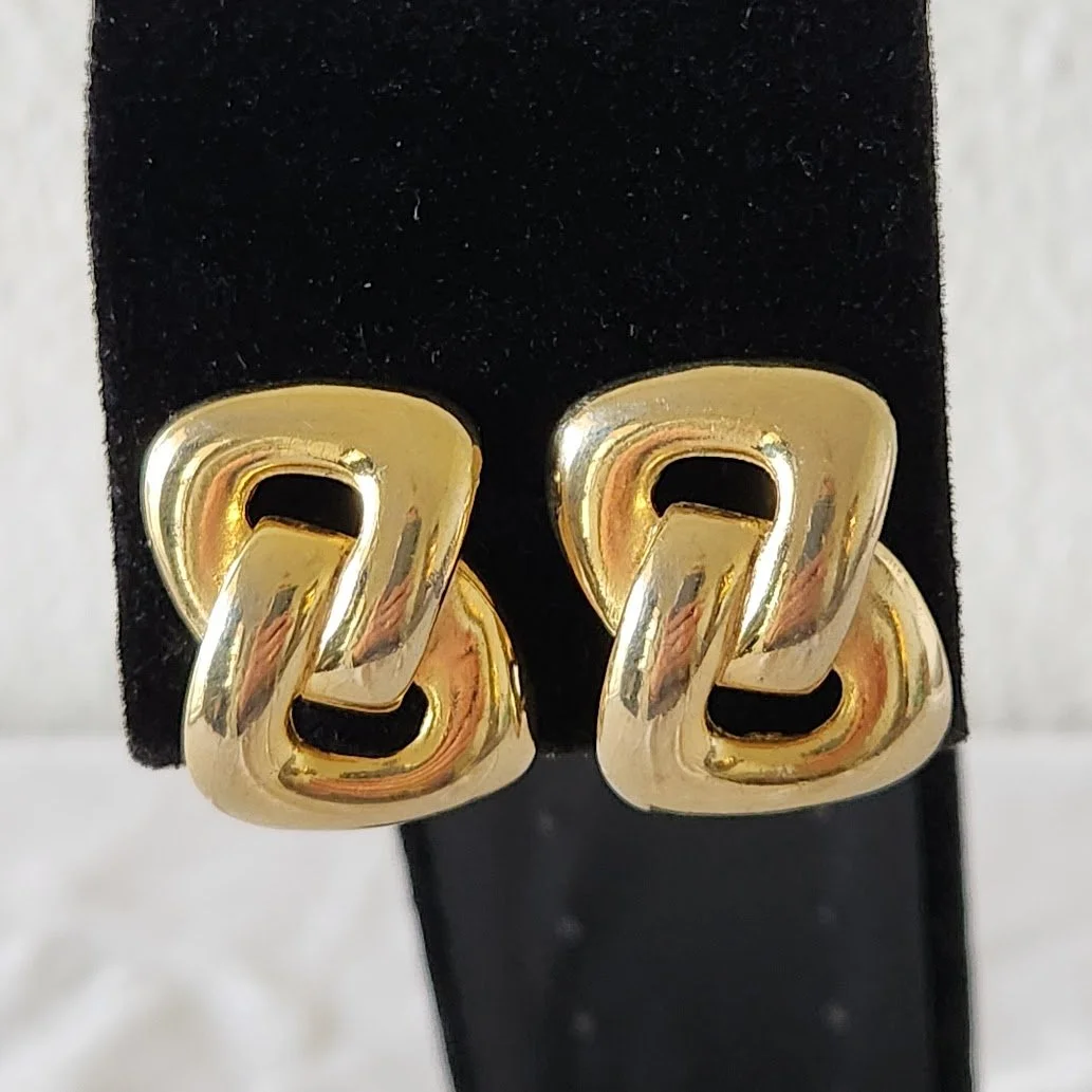 Interlocking D Shape Earrings 9.jpg
