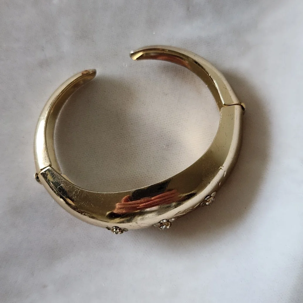 Coro Hinged Cuff w Rhinestones 12.jpg