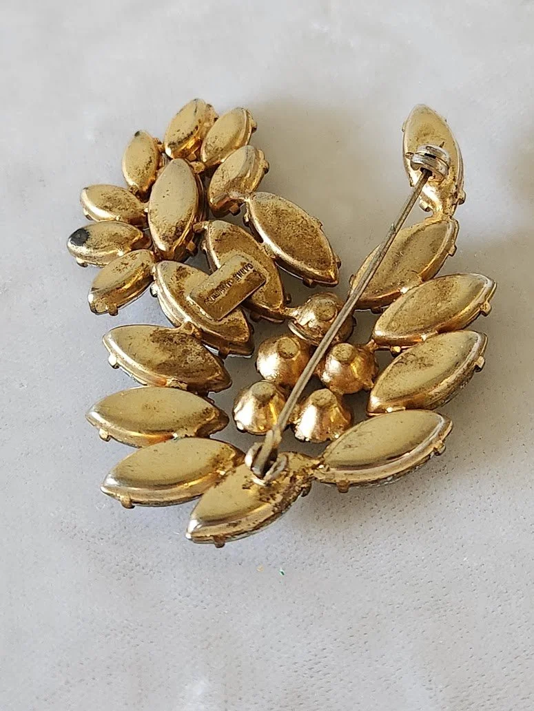 Garne RS Brooch 15.jpg