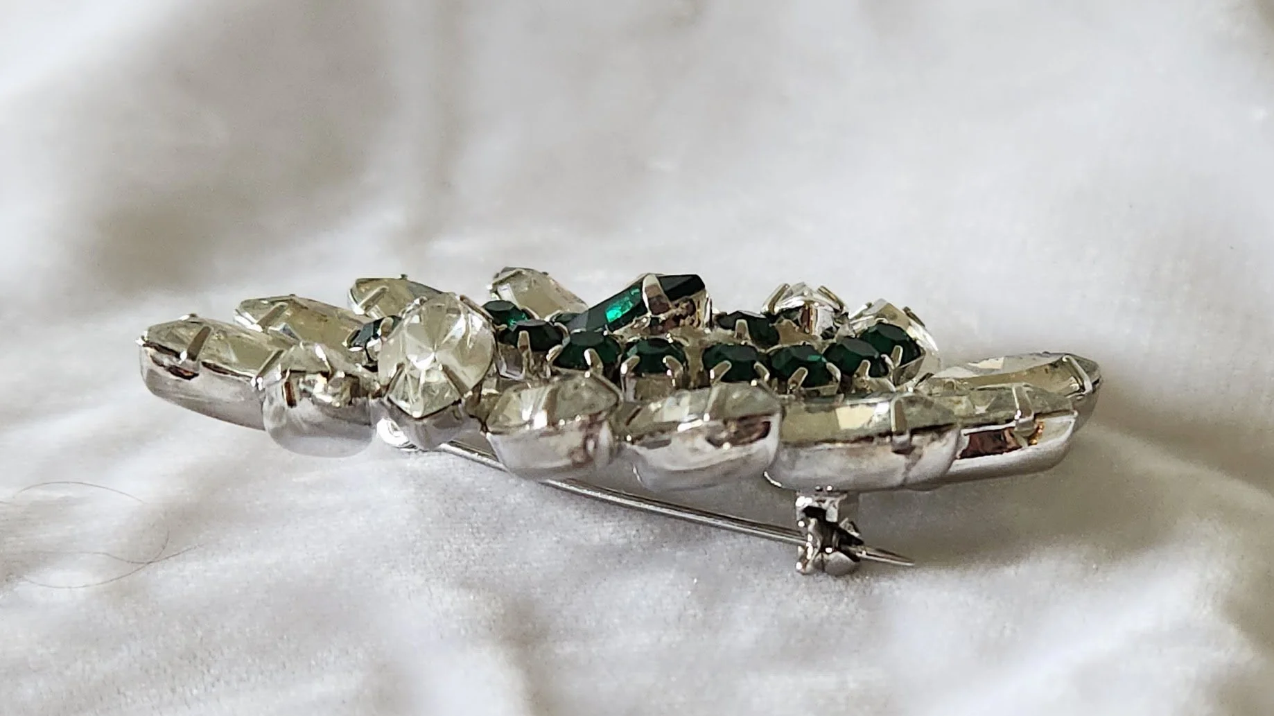Green White RS Brooch 4.jpg