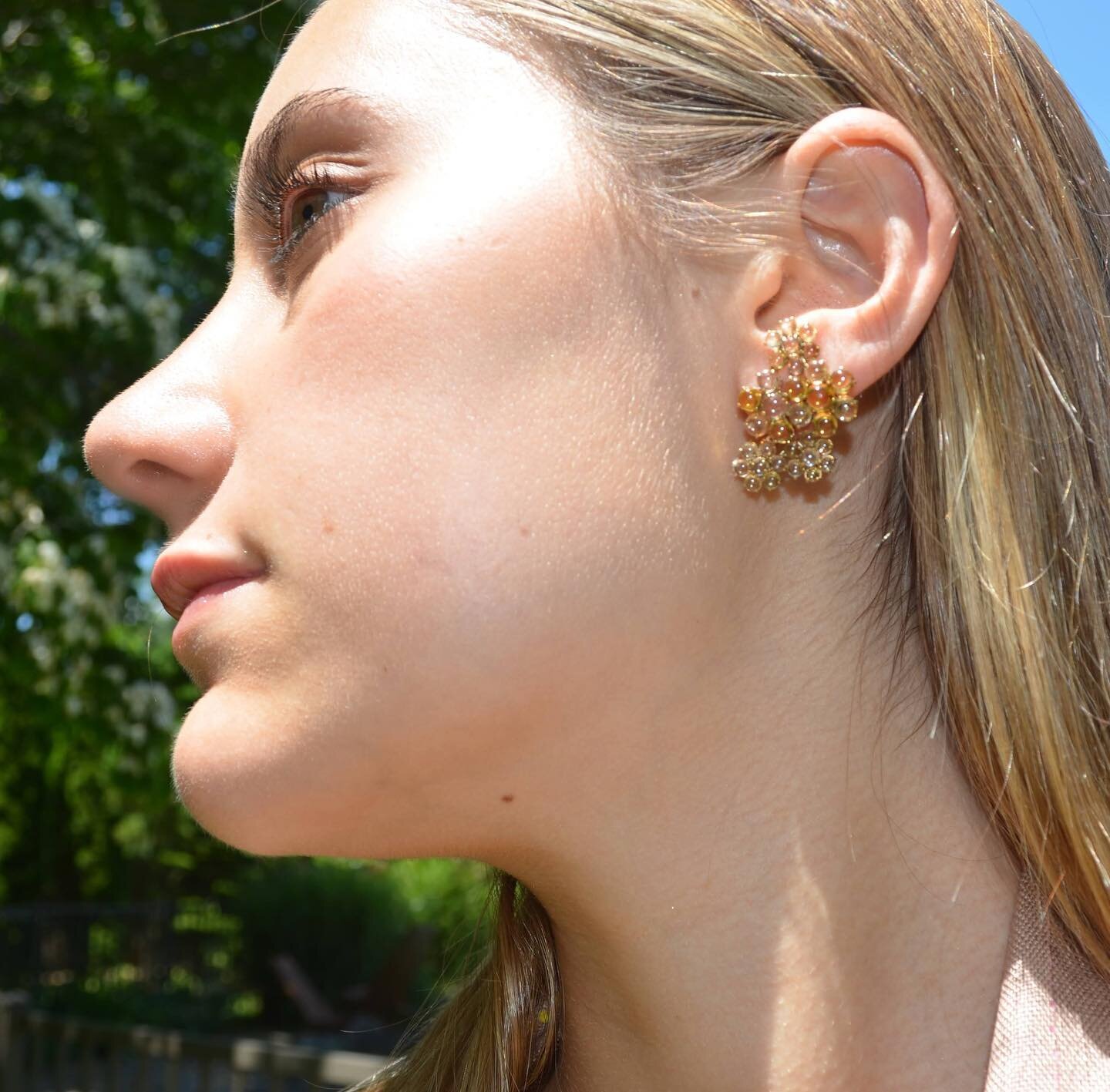 Yellow sapphire earrings are perfect for sunny summer days 🌻 18k yellow gold #finejewelry #jewelry #sapphire #yellowsapphire #gems #summerjewelry #yellowjewelry