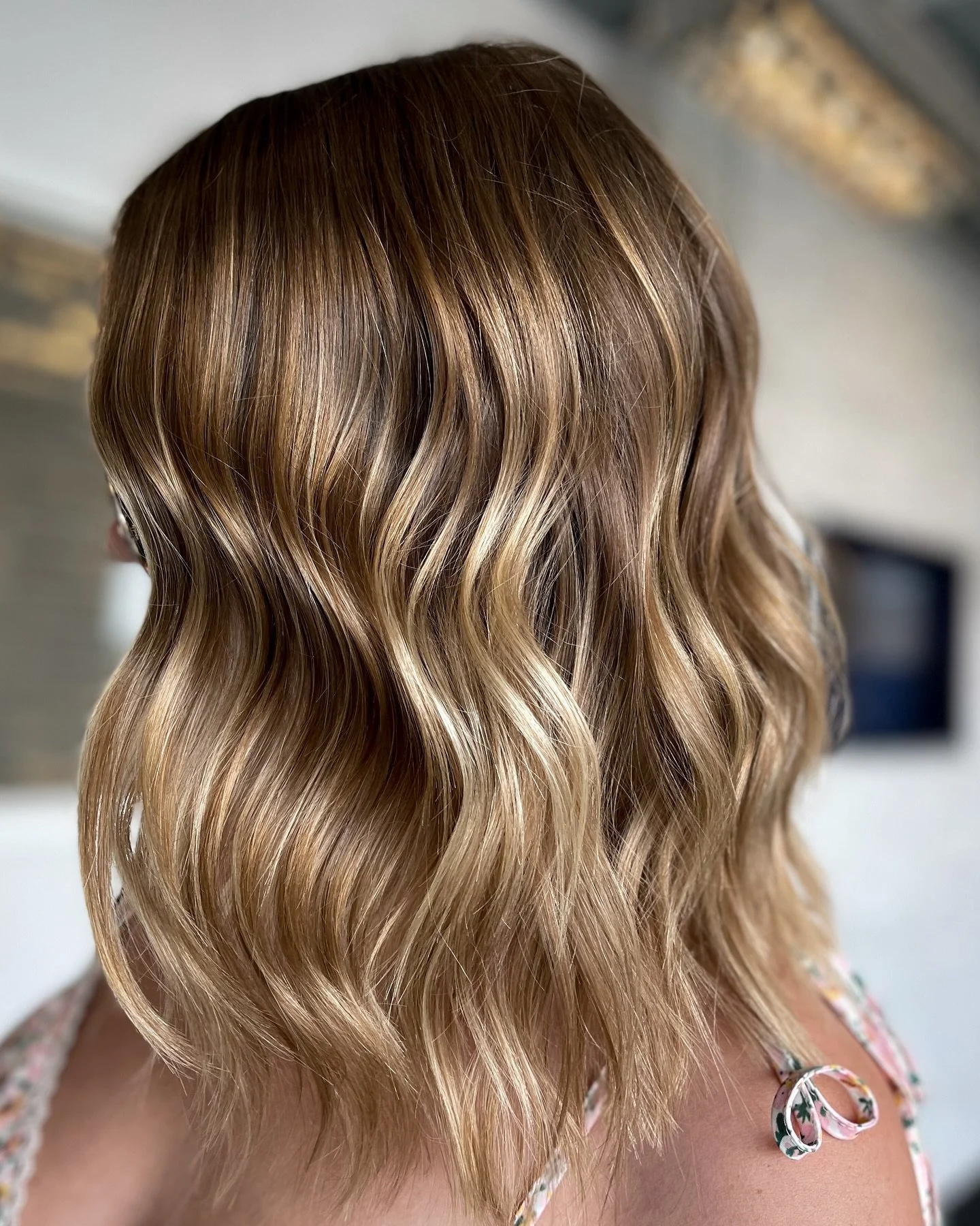 Fresh haircut for this babe 🥰

 P.S. we haven&rsquo;t touched her color in 9 MONTHS ✨ 

#livedinhair #livedinblonde #lob #mediumlengthhair #dimensionalblonde #utahstylist #utahsalon