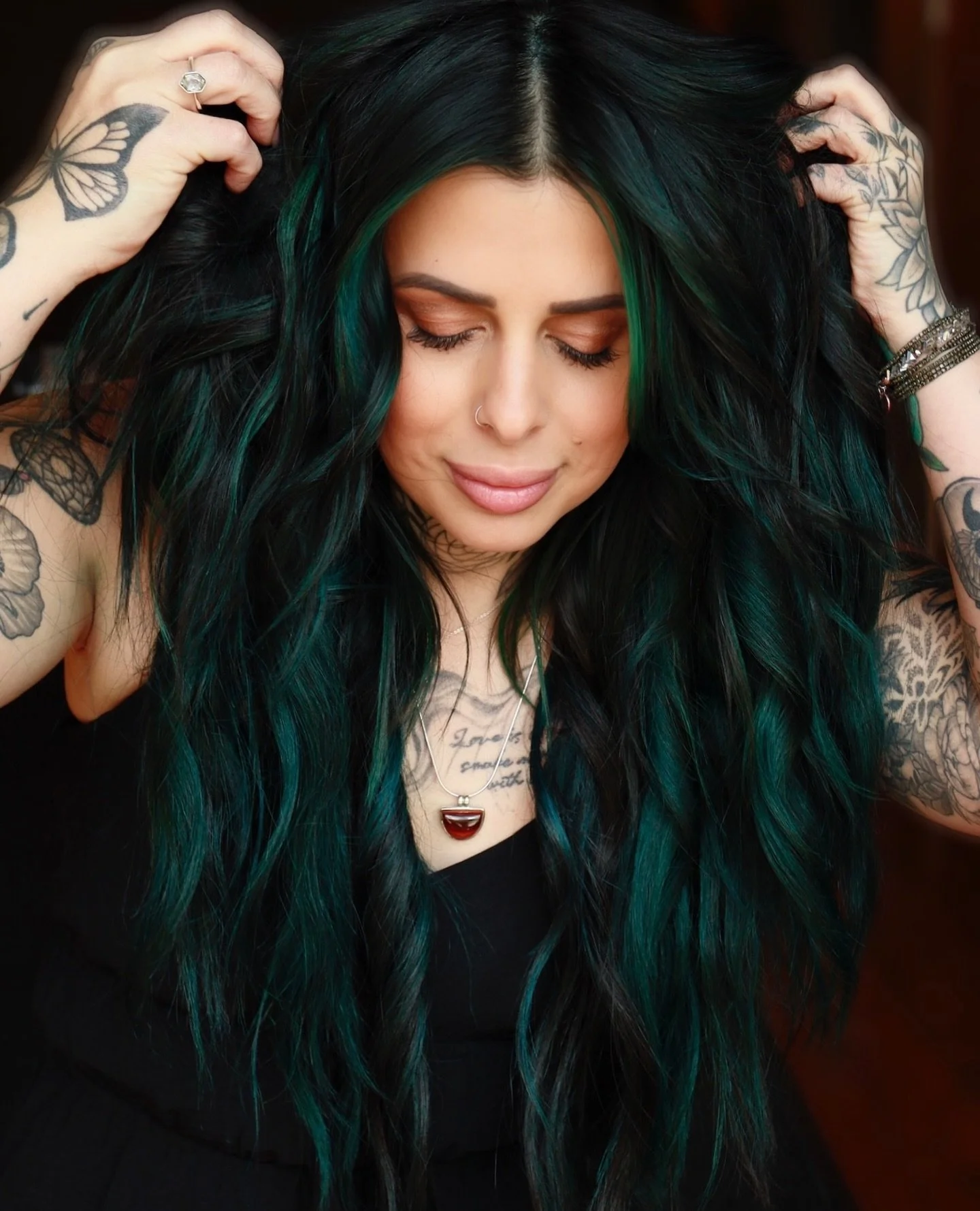 💚Emerald Hair Transformation 💚

Scroll all the way to the end to see what I had to &ldquo;Blend&rdquo;  Jess was so patient and waited for me to take on the job and I am so grateful for the challenging opportunity and everything turned out BEAUTIFU