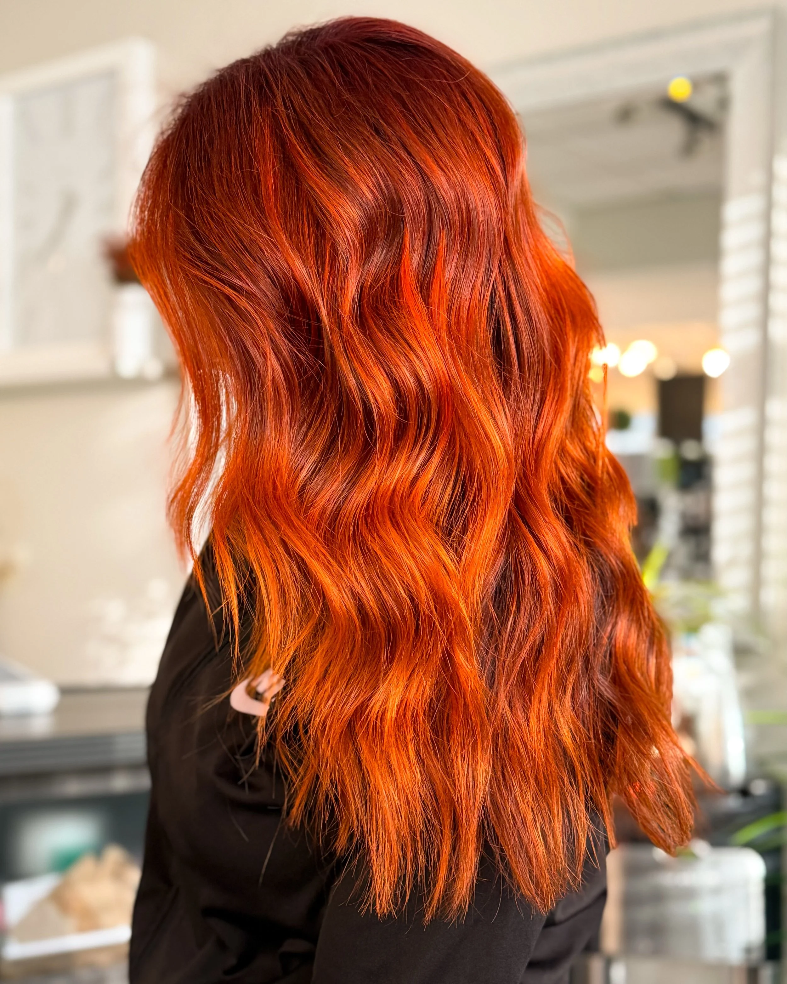 ✨Consider this your sign to upgrade your copper hair with a vivid overlay ✨

#utahcountyhair #utahsalon #utahstylist #slchairstylist #redspecialist