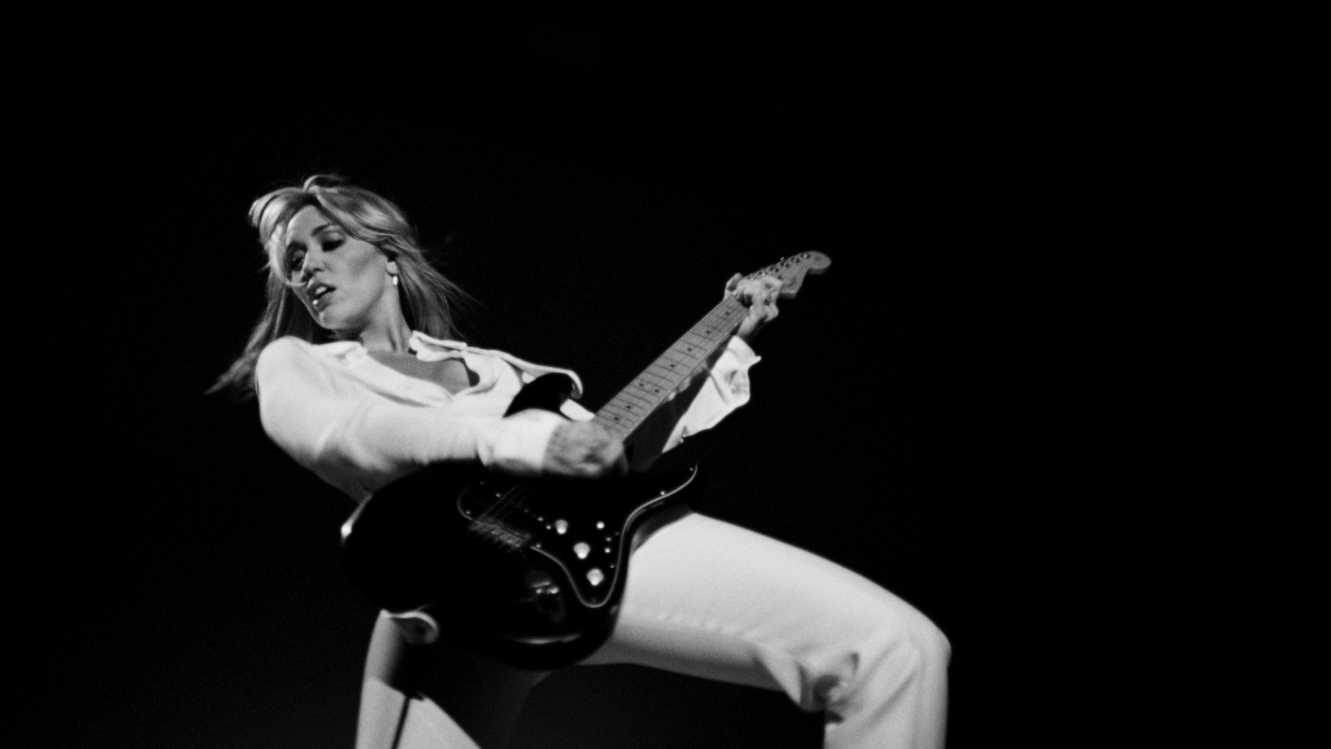 Different Religion MIley Stills20.png