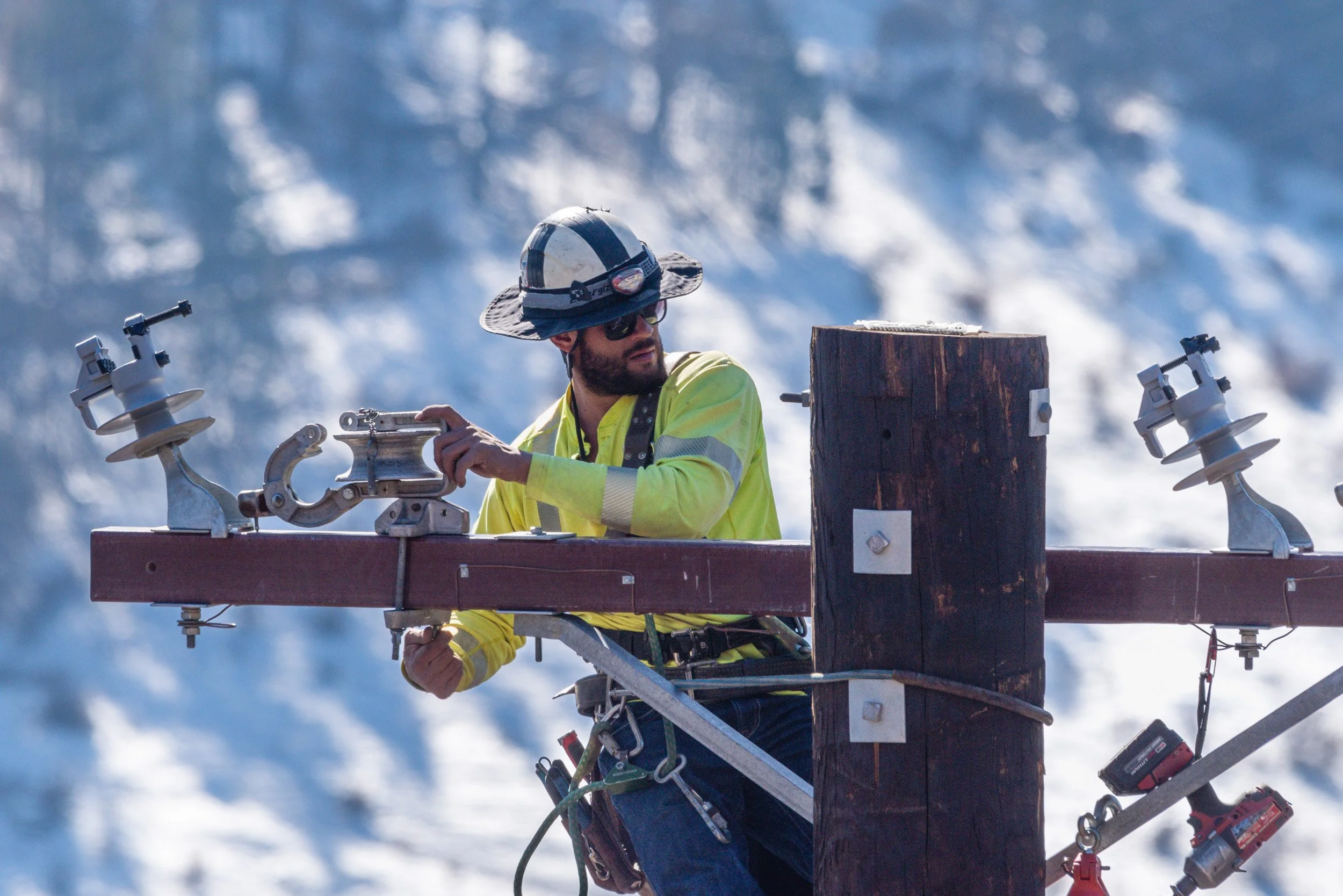 Lineman rebuilds after Shafer Lake Creek Fire, Stockton, Modesto, Fresno, Central Valley, California