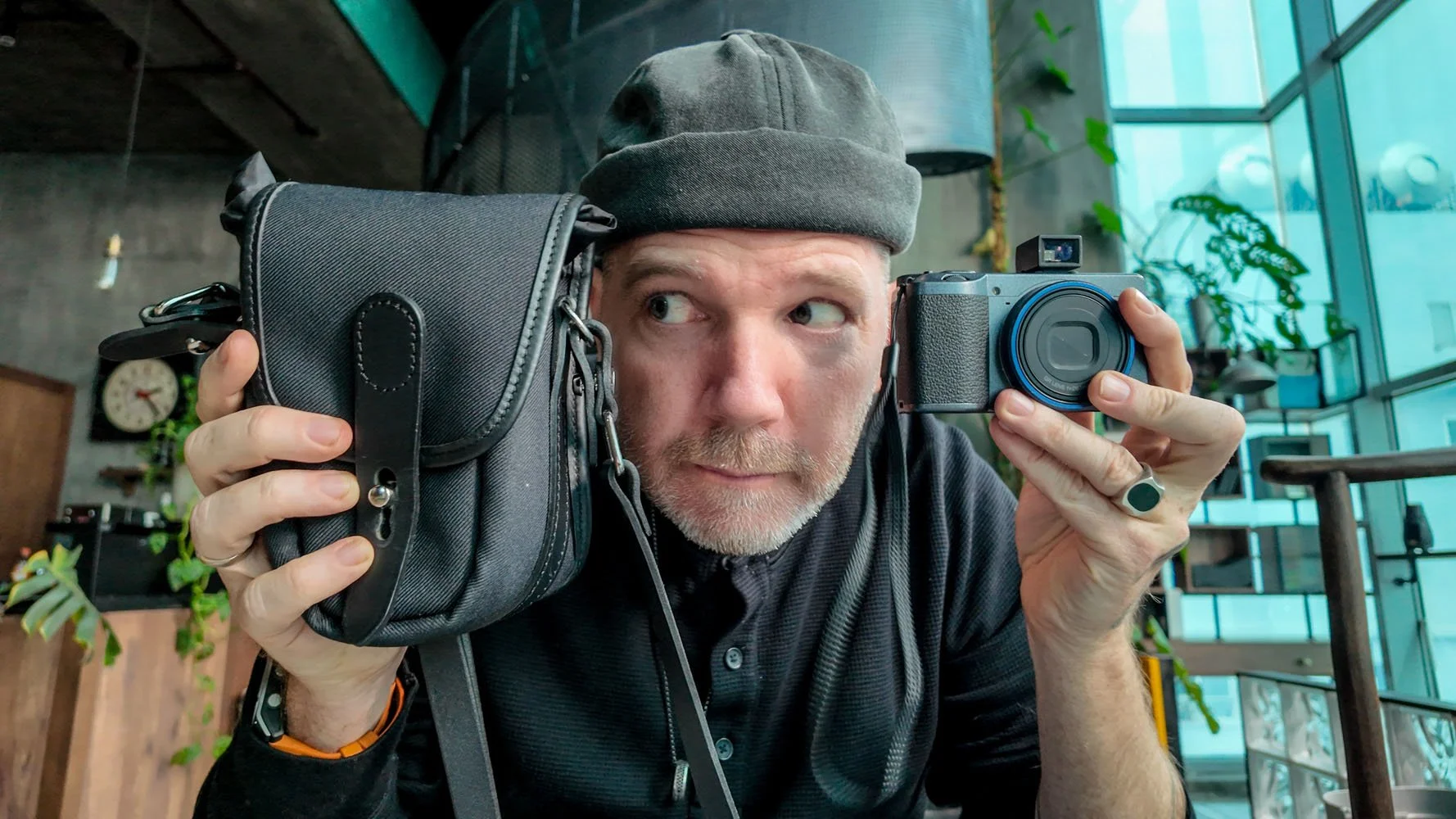 Billingham Ten-16 Review: A Small Camera Bag That Makes You Carry Your Camera Again