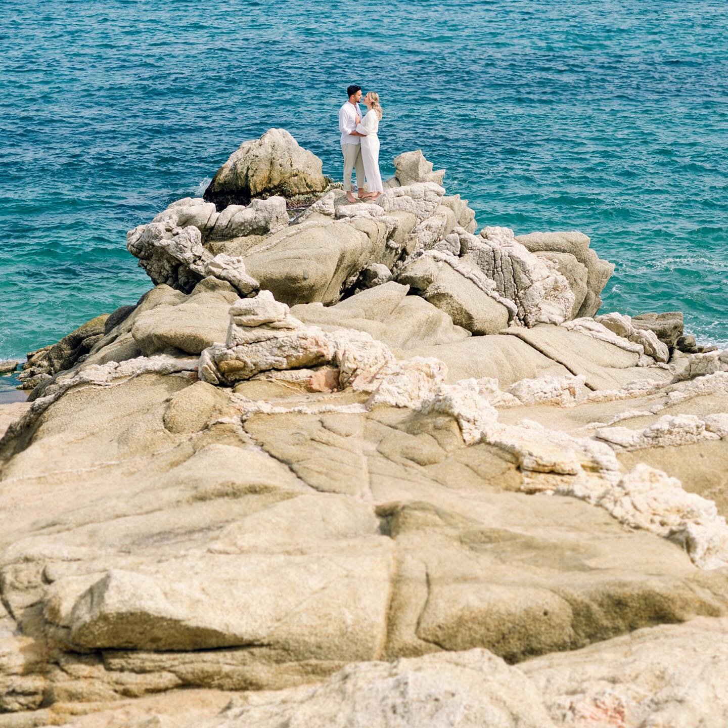 Enjoying a lovely stroll along the stunning Costa Brava with B&amp;J!

@rgeventsweddings 

#weddingphotography #destinationweddingphotography #destinationweddingphotographyspain #engagementsession #preboda #costabrava #weddingcostabrava #spainwedding