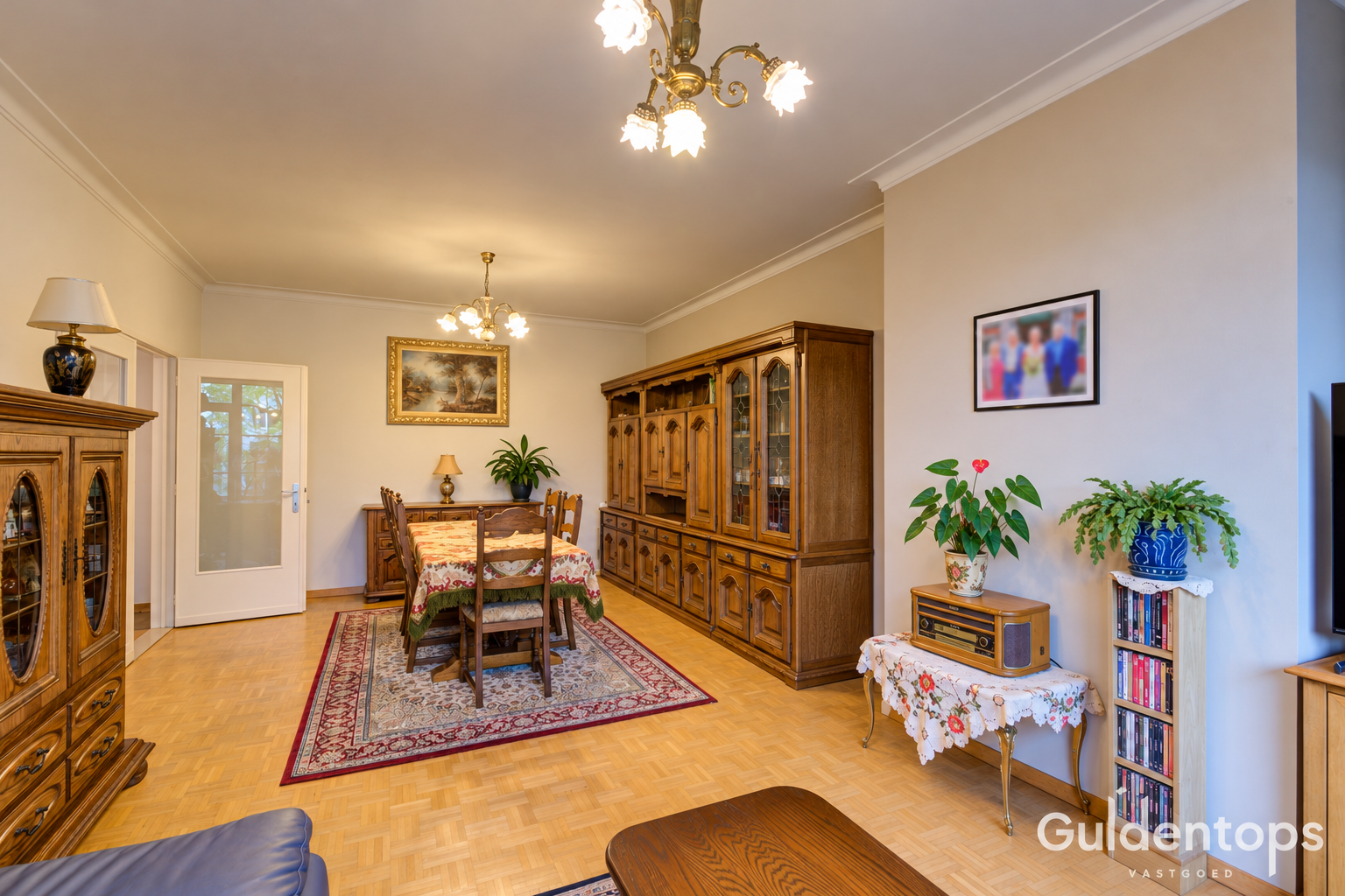 Opgeruimd traditioneel interieur-1.png