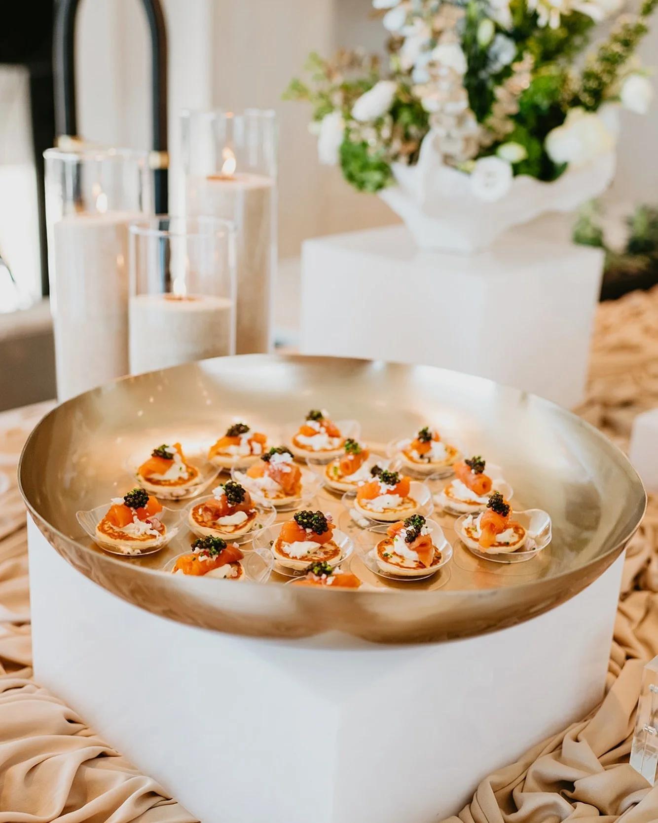 Smoked Salmon on Blinis &middot; Cr&egrave;me Fra&icirc;che &middot; Caviar ✨
A timeless classic, reimagined with elegance.

Each bite layers silky smoked salmon over warm mini blinis, topped with a dollop of cr&egrave;me fra&icirc;che and finished w