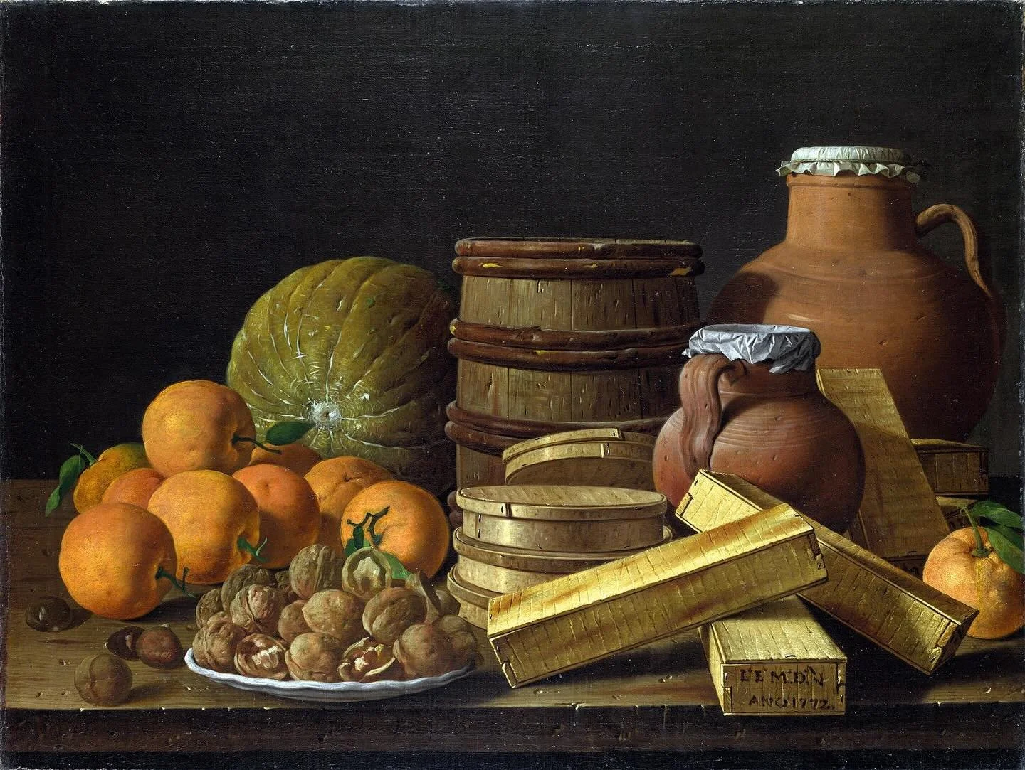 Still Life with Oranges and Walnuts by Luis Melendez (Spanish, 1772) 🍊
The round boxes in the painting probably contained cheese, while the rectangular ones were for sweets such as dulce de membrillo, a thick quince jelly eaten in slices 🍬

#histor