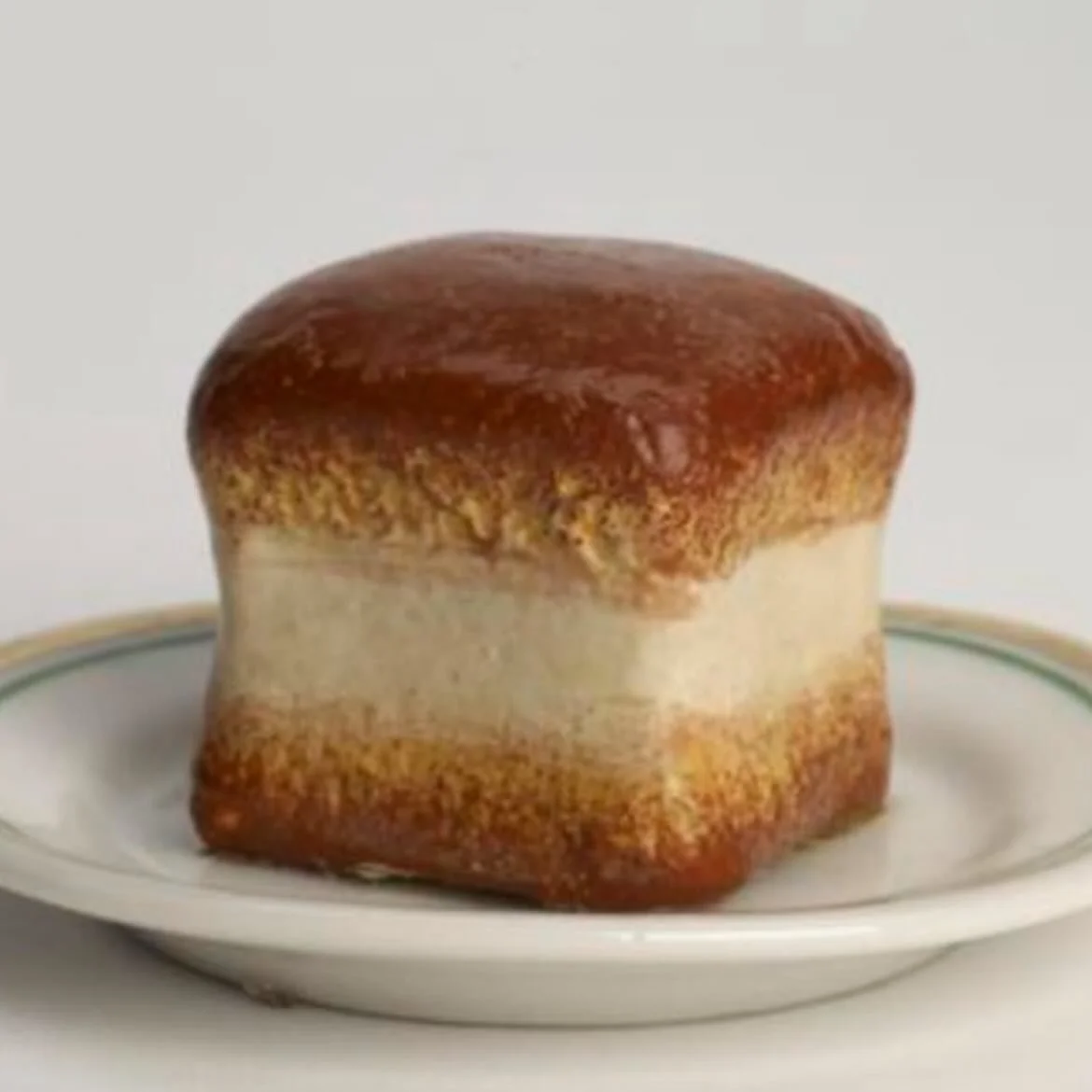 Examples of play food for children made c. 1860-70 in Britain. I love things like this because it shows how kids have always been the same!🦞 🍞 🥣 🐷 

#historyeats #childhoodfood #foodhistory #arthistory #kitchenalia