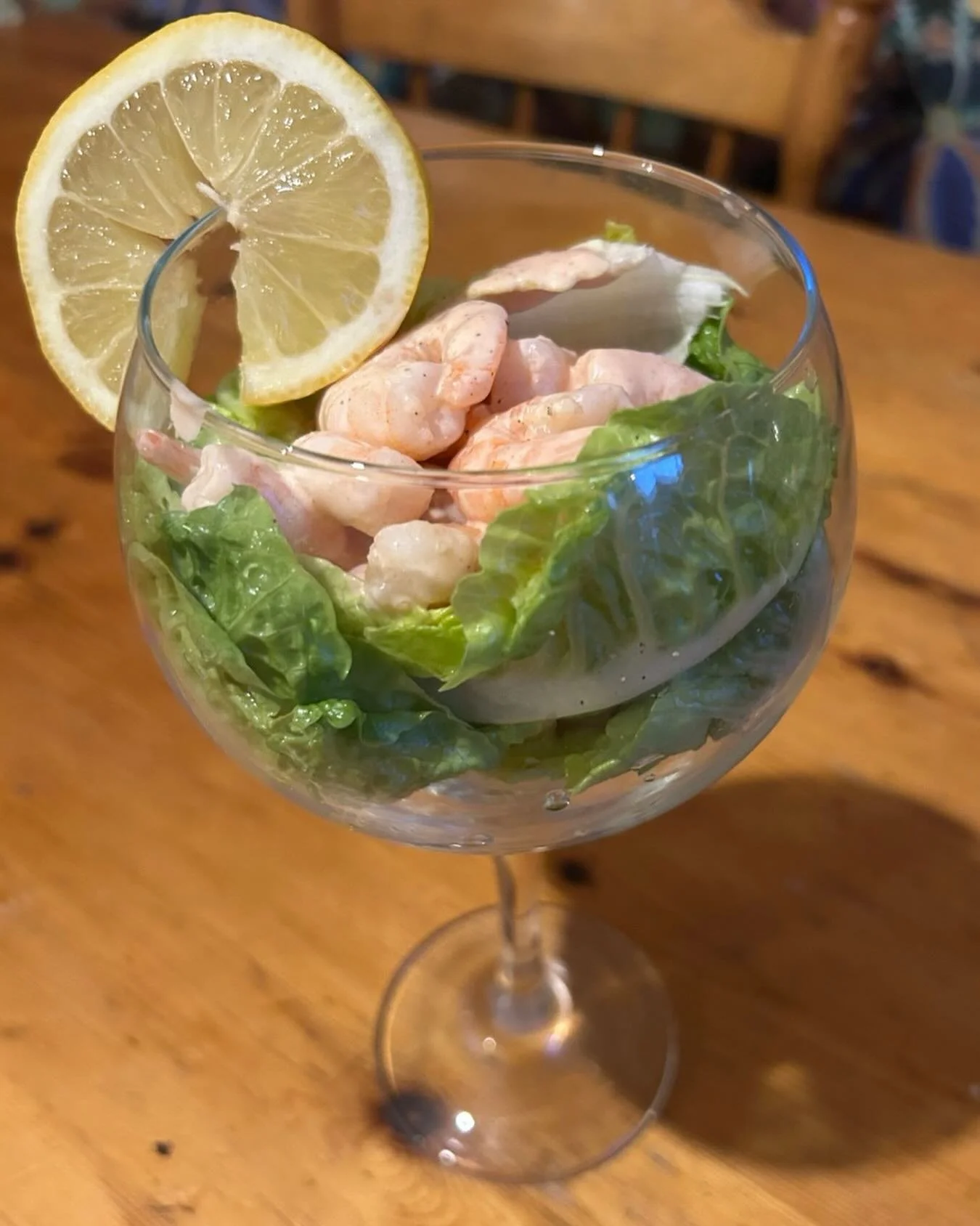 The fabulous history of prawn cocktail is now out in my @historyextra column 🍤
Fanny Cradock, called it a &lsquo;sordid little offering&rsquo; in 1967, but it&rsquo;s come back into vogue again and again! 🍸
Cradock is often credited with inventing 