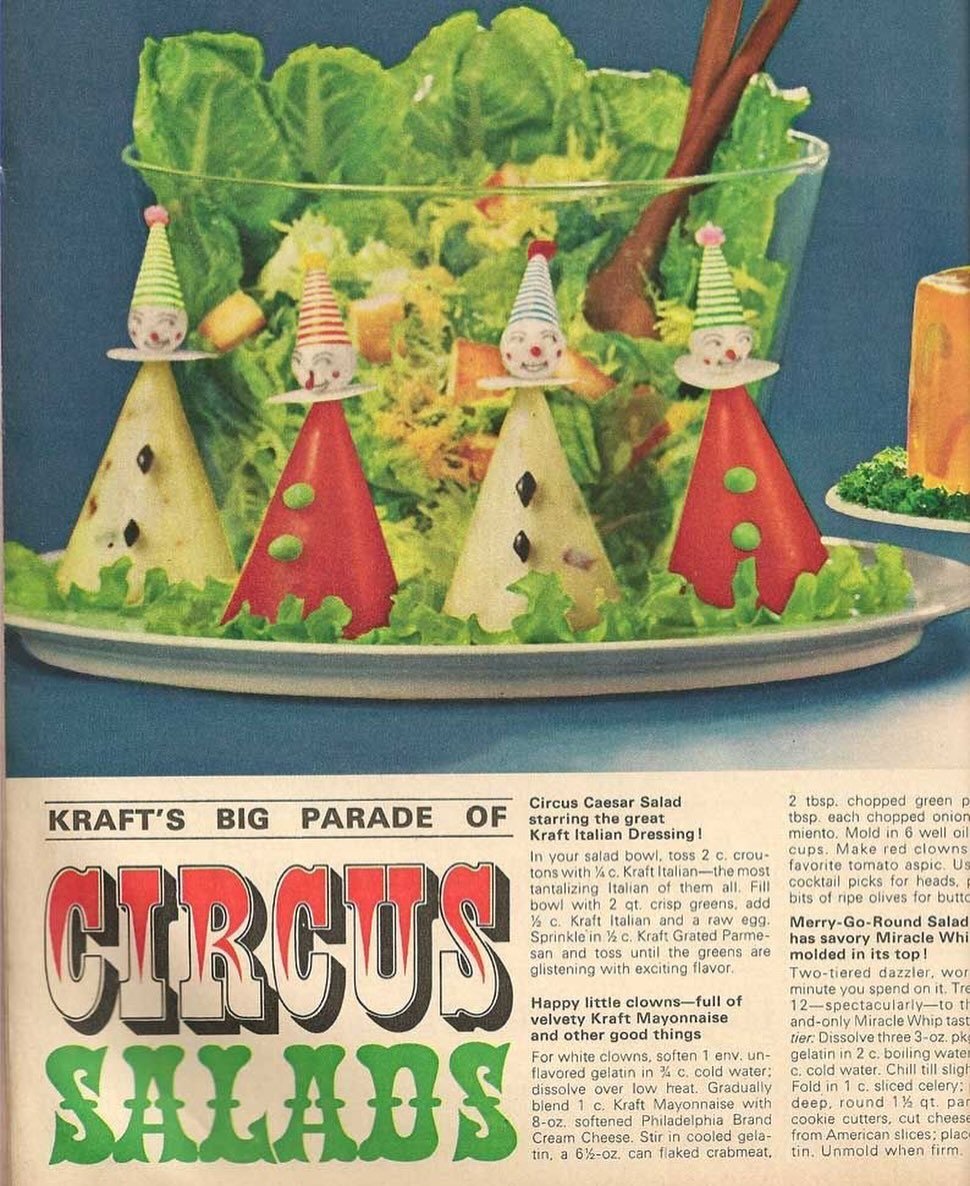 A circus salad from a Kraft ad of 1965, complete with edible clowns made using mayonnaise and Philadelphia cream cheese with gelatin 🤣🤡🥗

#foodhistory #historytoday #funnyhistory #salad #historyeats