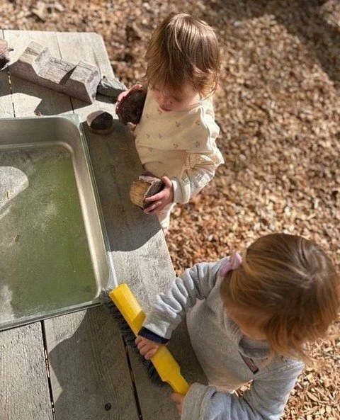 Scooping, pouring, and molding sand or water helps children regulate emotions while strengthening neural pathways for problem-solving. Playful repetition is how the brain learns best.⁠
⁠
✨ Sensory play builds the foundation for early math and science