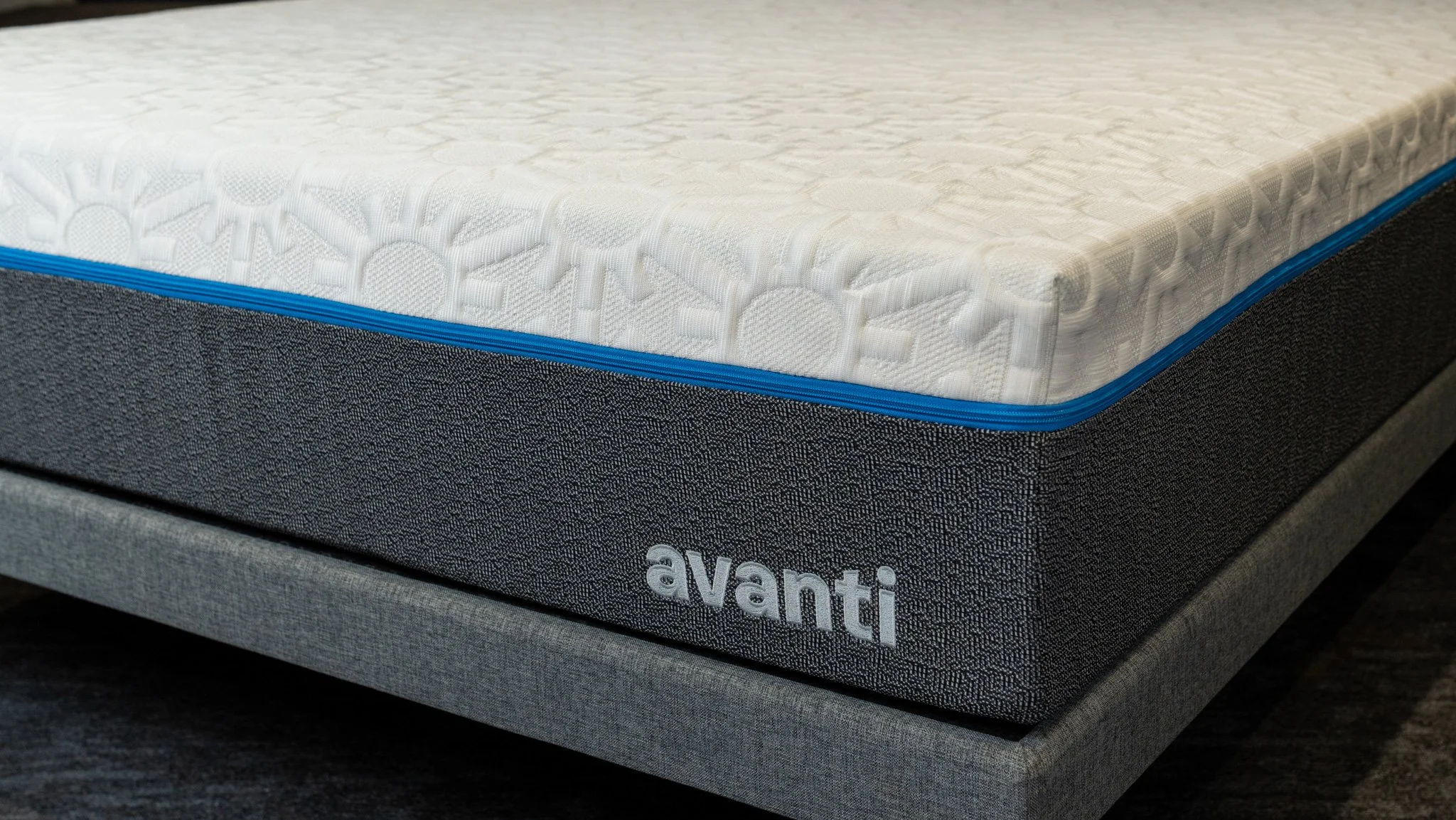 A7403002 Avanti Hybrid M.jpg