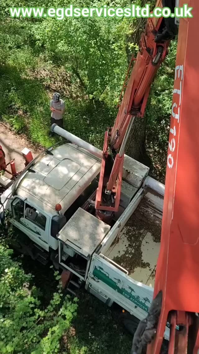 🌳 www.egdservicesltd.co.uk/business-card 🌳
Visit link to save our details
Dead birch and Ash removal leaning out over the lake @fairbournelakereserve inbetween guest turnaround.
EGD Services LTD get in touch for all your tree, hedge and landsca