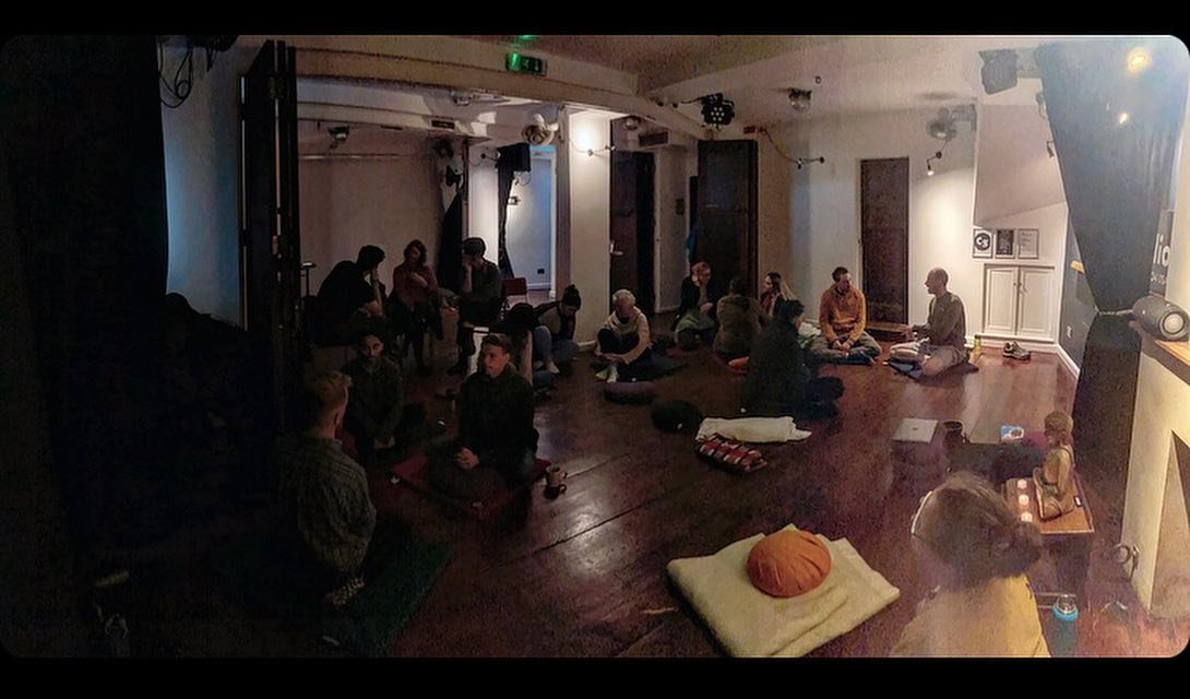 Deep in discussions on Vitakka-vicāra at tonight&rsquo;s Community Dharma 🌸

Next week: Beginners Mind returns 6-7pm freely offered!