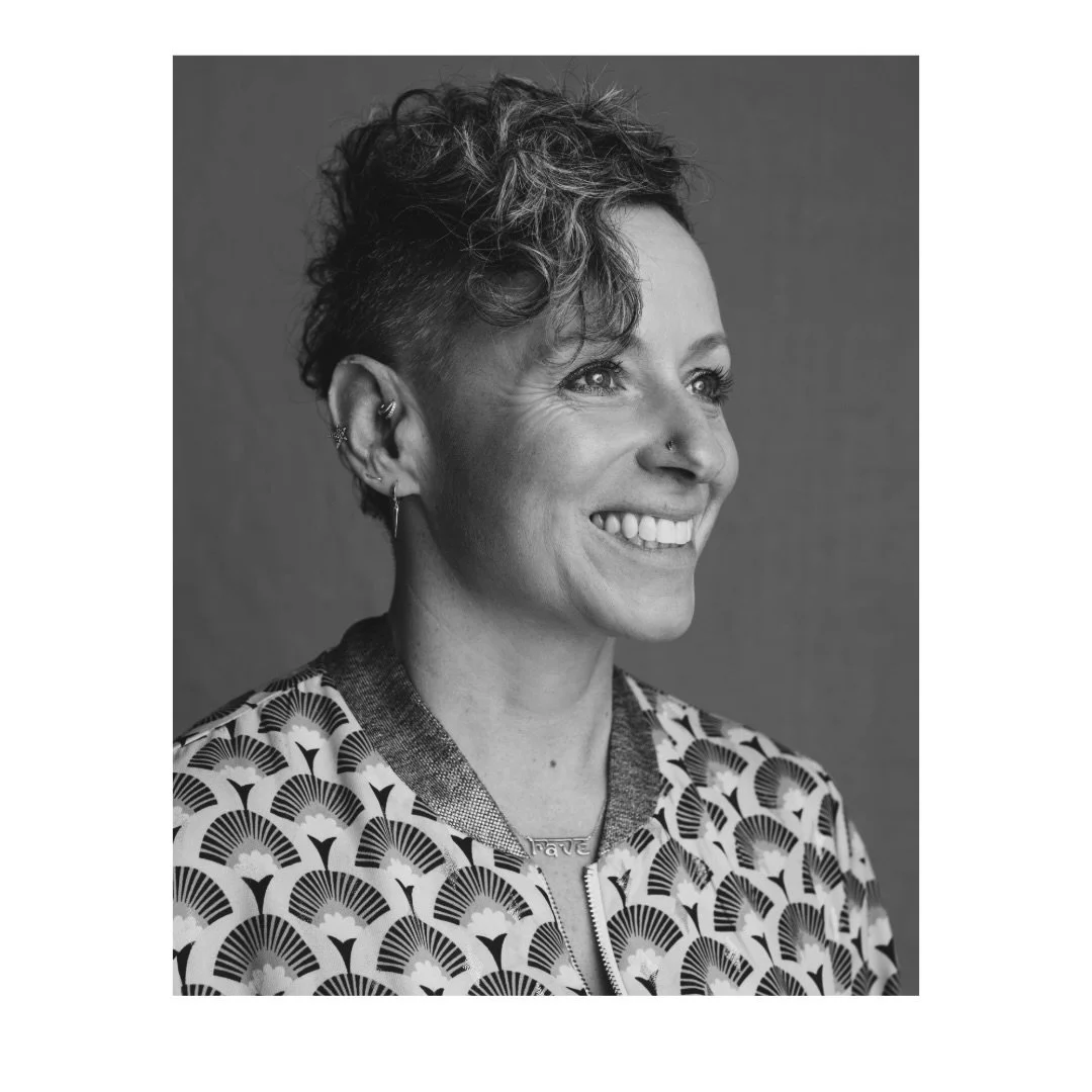 Lovely Lex popped by for a headshot @scatmandoodah 
.
If you've got a new year new biz vibe going on swing by to see me. I have a new pricing structure for headshots which makes them affordable for everyone.
.
#headshot #hoveactually #brightonbusines