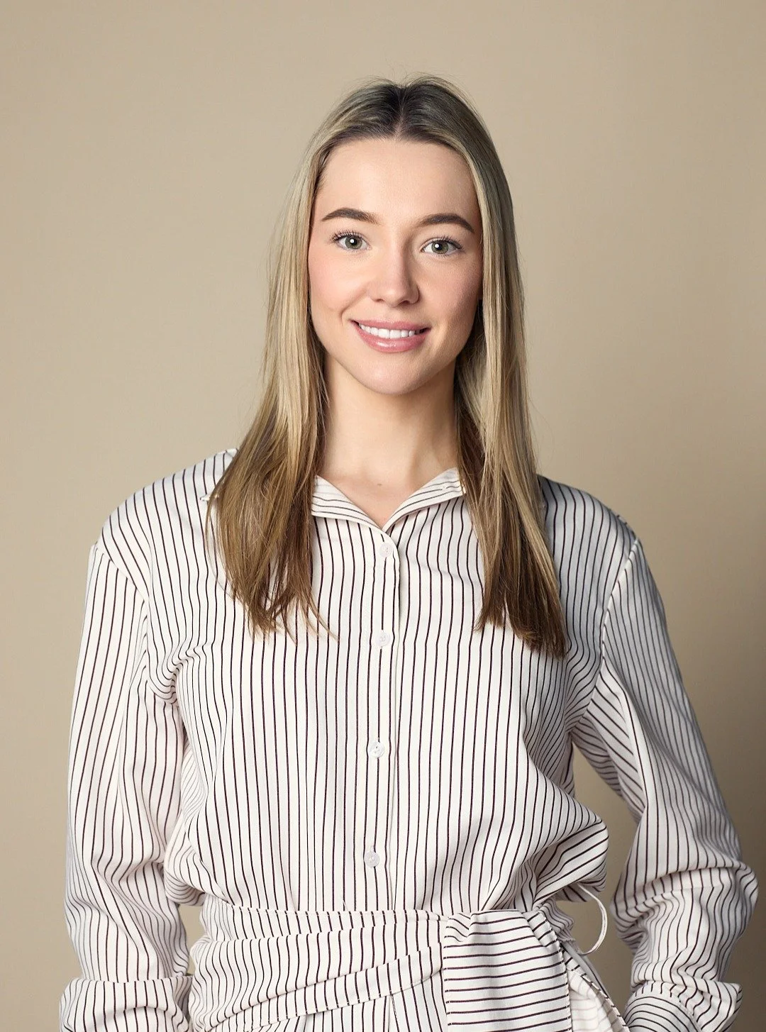 Lilly ✨
.
Headshots taken on location at Being Well Pharmacy @beingwellpharmacy to support a brand new website 🎉
.
We combined HEADSHOTS and BRAND LIFESTYLE images on this Brand Signature photo shoot and we shot the headshots on location at the phar