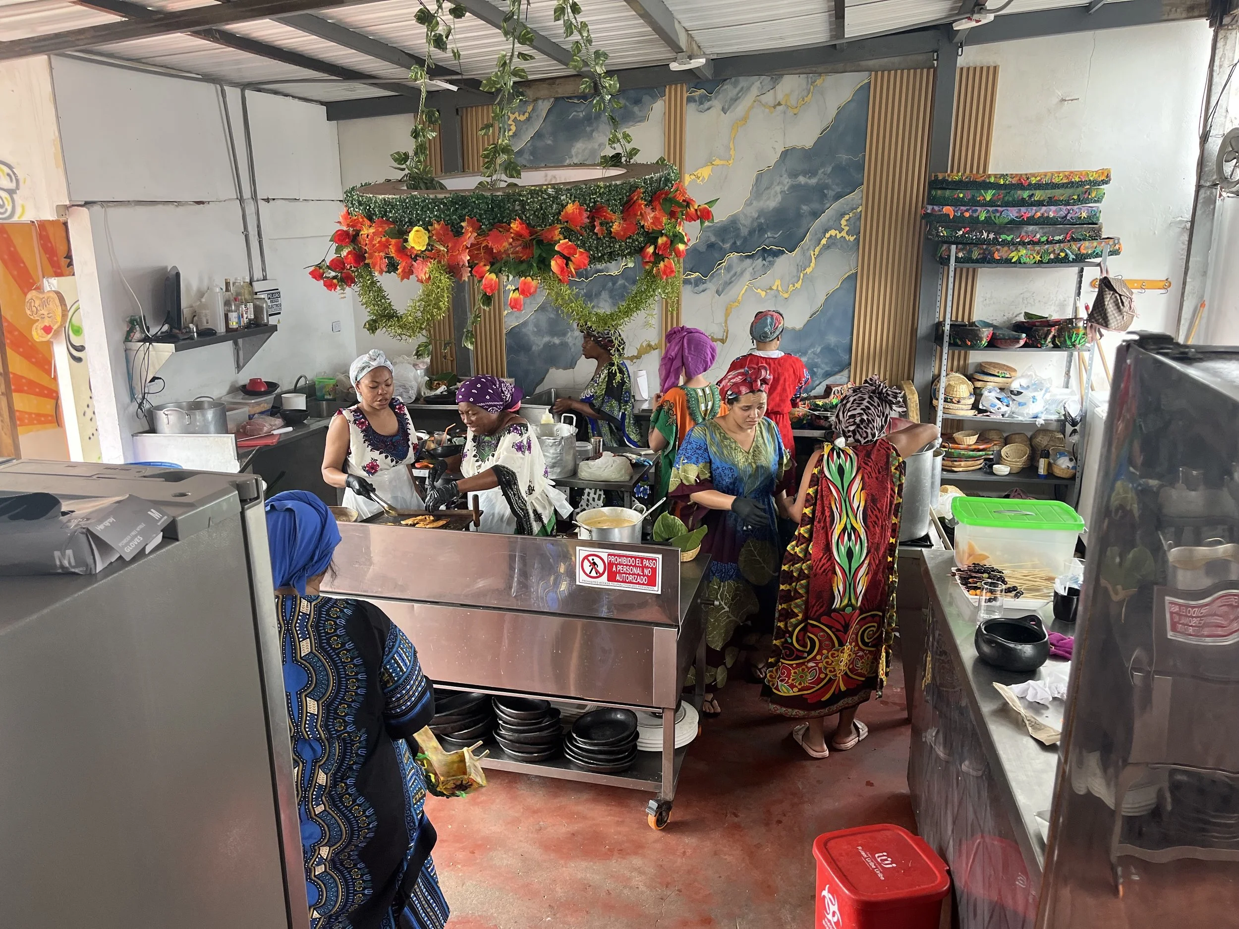 Women cooking in Berracas de la 13