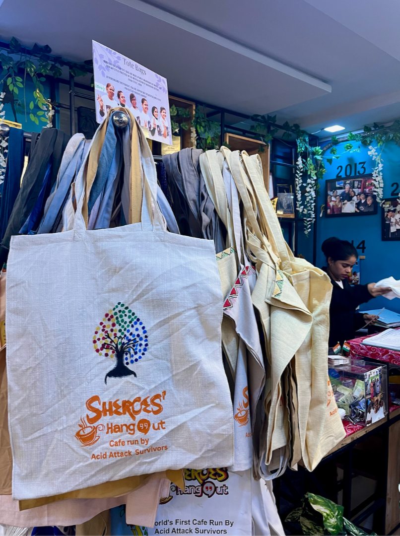 Sheroes Hangout tote bag in Agra, India