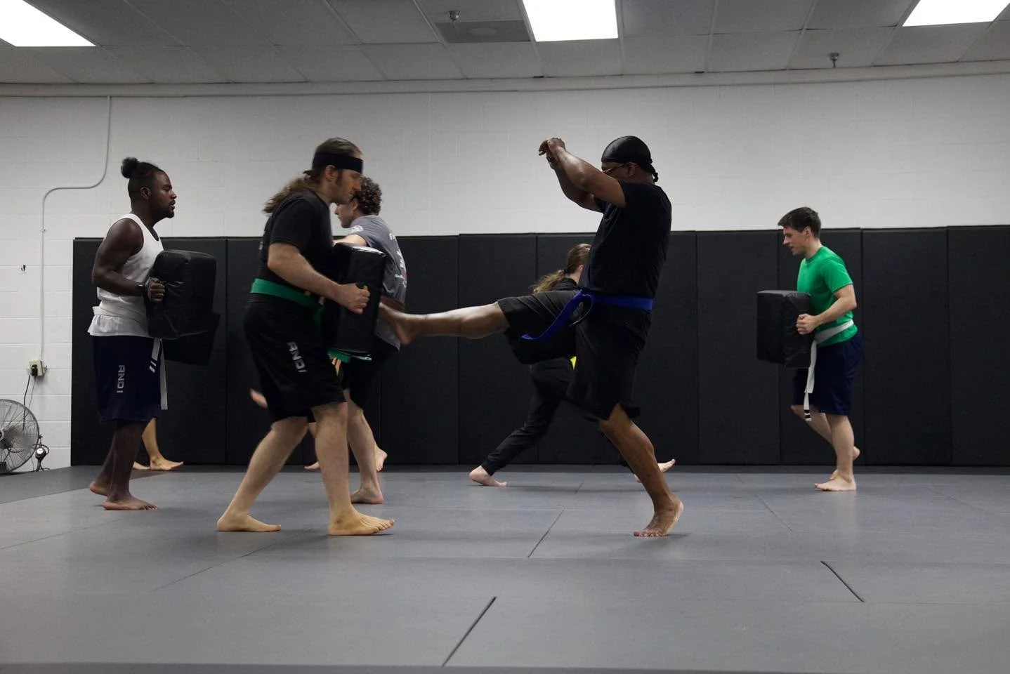 fight-club-fitness-birmingham-krav-maga-knee-strike-training-06.jpg.jpg