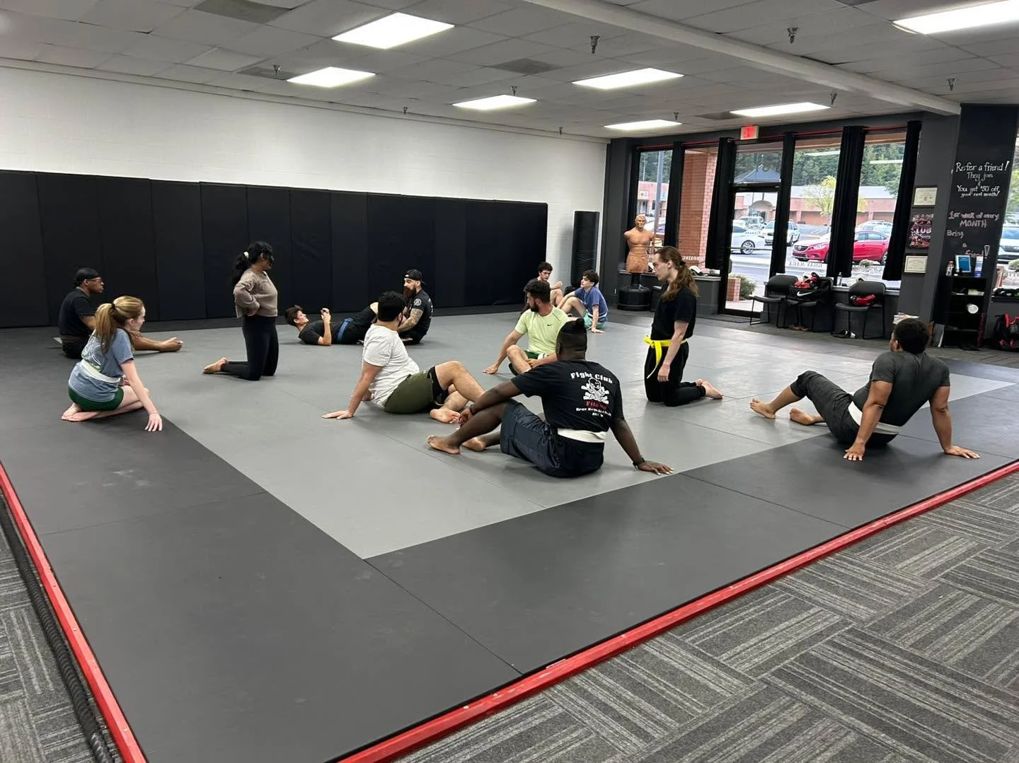 fight-club-fitness-birmingham-krav-maga-class-stretching-04.jpg.jpg