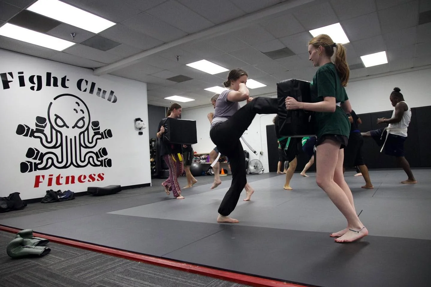 fight-club-fitness-birmingham-krav-maga-front-kick-class-08.jpg.jpg