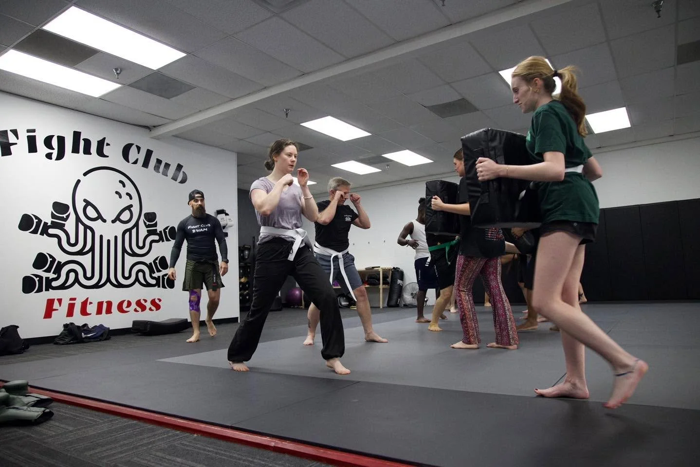 ight-club-fitness-birmingham-krav-maga-front-kick-pad-work-03.jpg.jpg