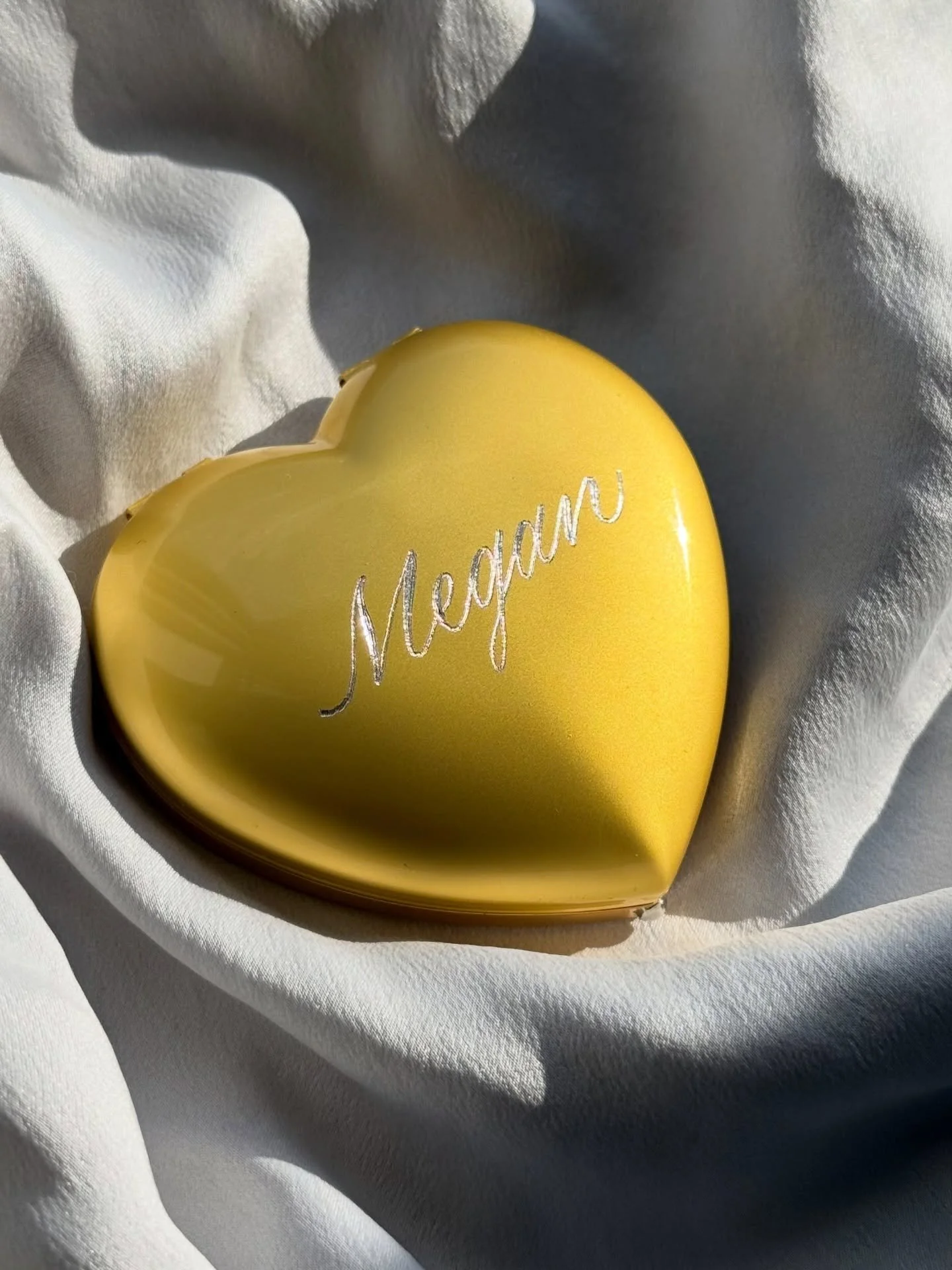 Custom Engraved Keepsakes | Let&rsquo;s Zoom In &amp; Let&rsquo;s Critique ✍🏾✨

If we&rsquo;ve been connected for a while, you likely know that one of my favorite things to do after hand engraving keepsakes is to take photos and zoom in. I like to s