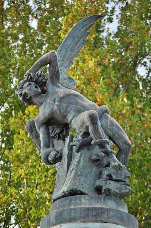 estatua-del-angel-caido.jpg