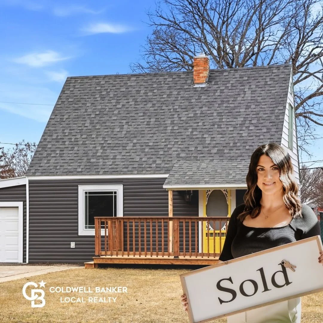 &amp; just like that this adorable home is sold! 💛

Congrats to my seller on the quick sale and to the lovely family who will get to call this place home🏡 

🤝🏼If you are thinking about making a move, I would love the opportunity to help you!

Amb