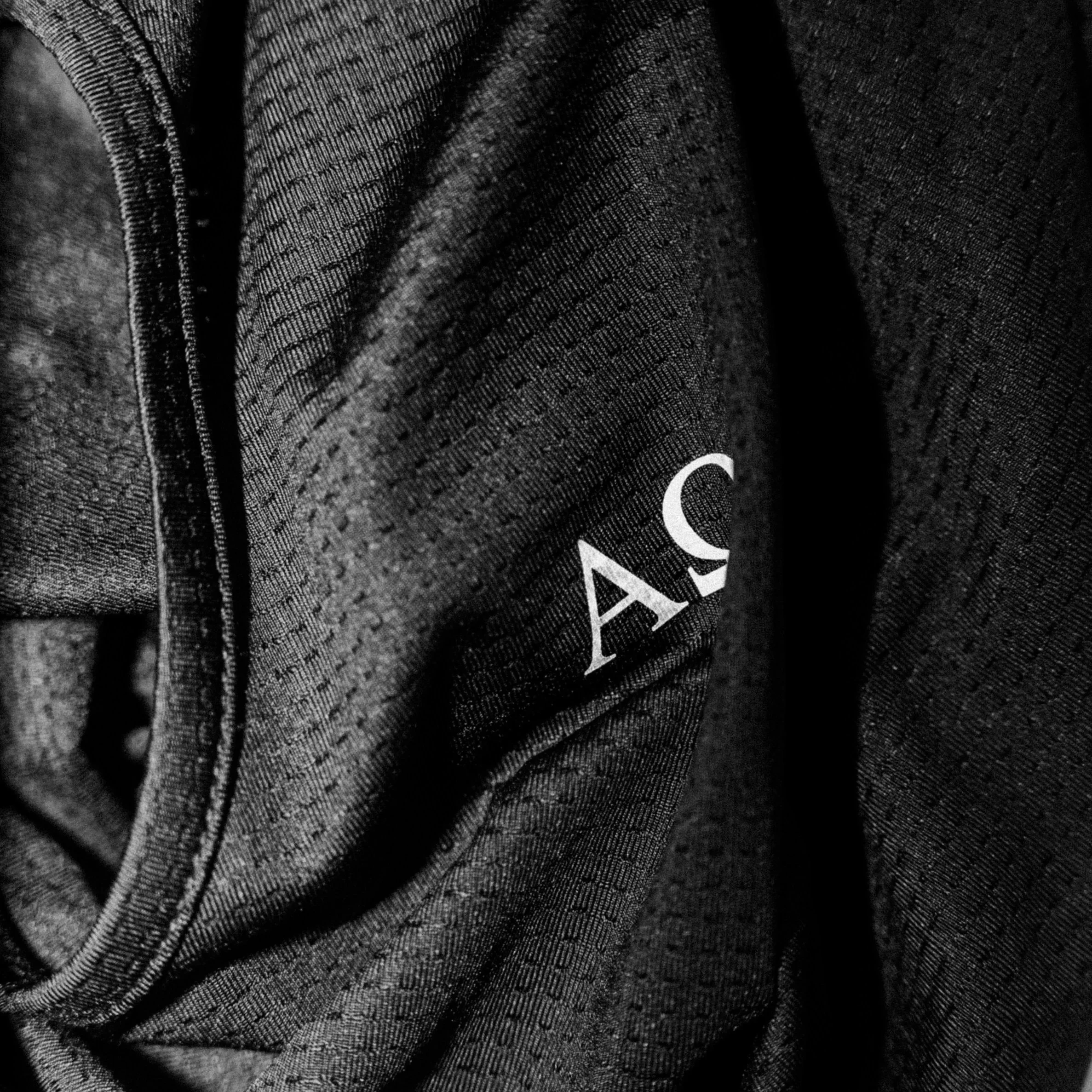 Akron-Product-stills-bw-grain-011.jpg