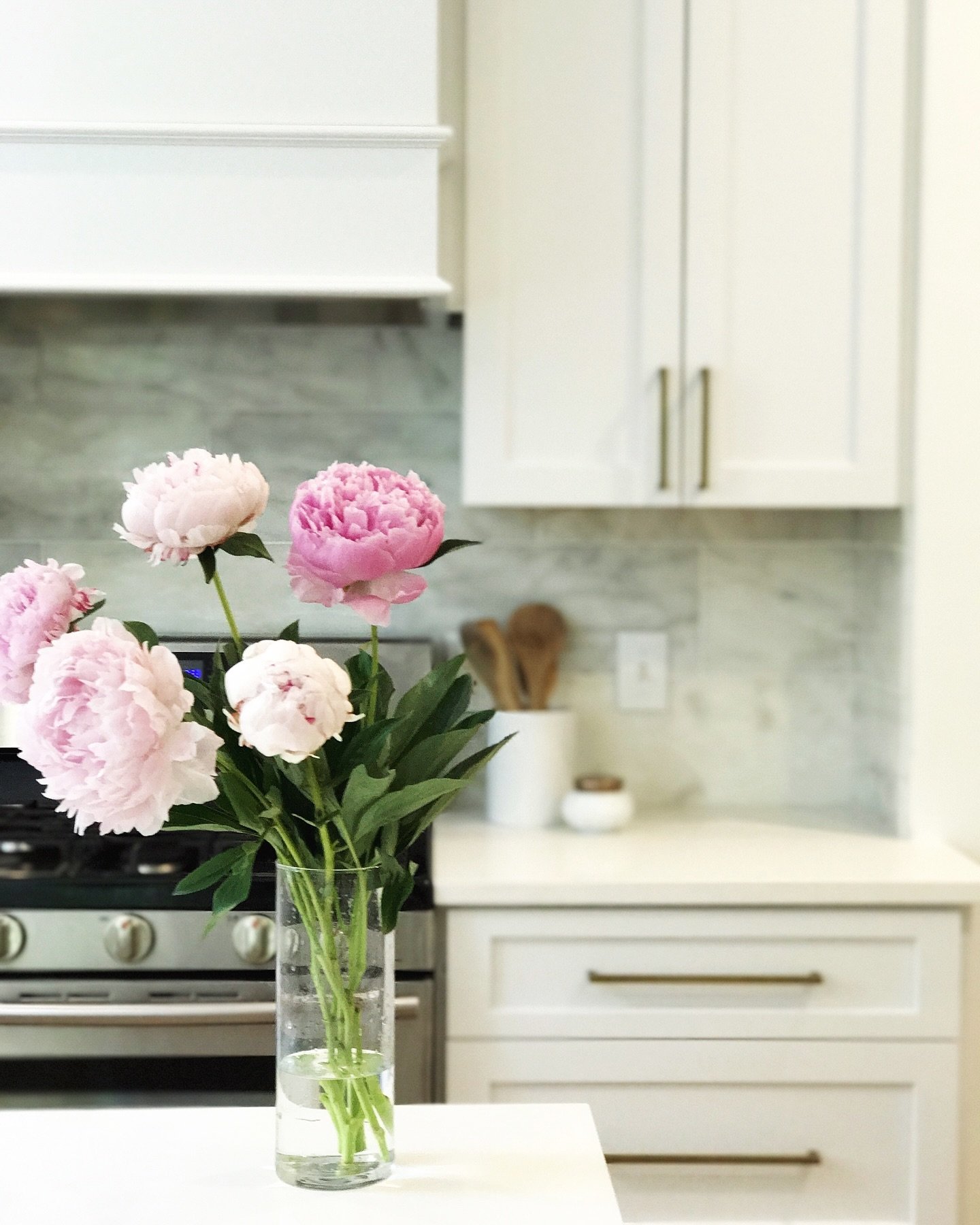 As the warmth of summer draws near, let&rsquo;s invite the vibrant energy of the season into our homes. There&rsquo;s nothing quite like the elegance of fresh blooms to elevate your space. The delicate scent of pink peonies against the backdrop of th