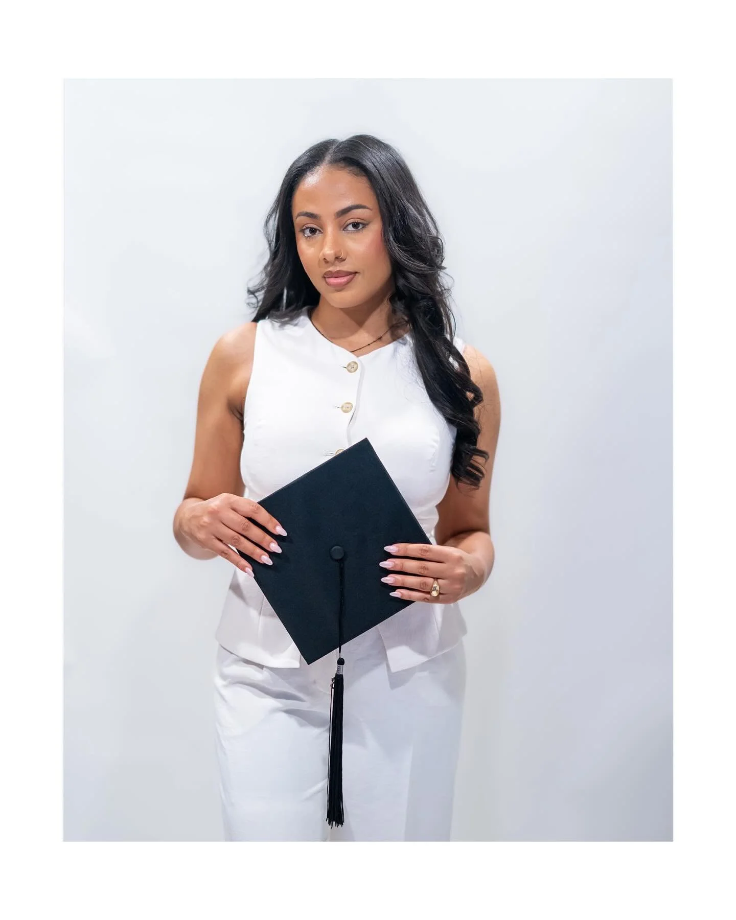 Favorite grad 💕🤫
#seniorsession #seniorphotographer #portrait #seattlephotography #seattlephotographer #grad #kelemphotography #ethiopianphotographer #explore