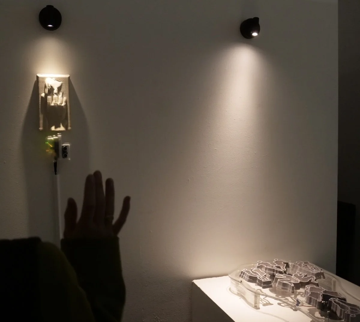 Isolated utopia_Exhibition_distance2.jpg