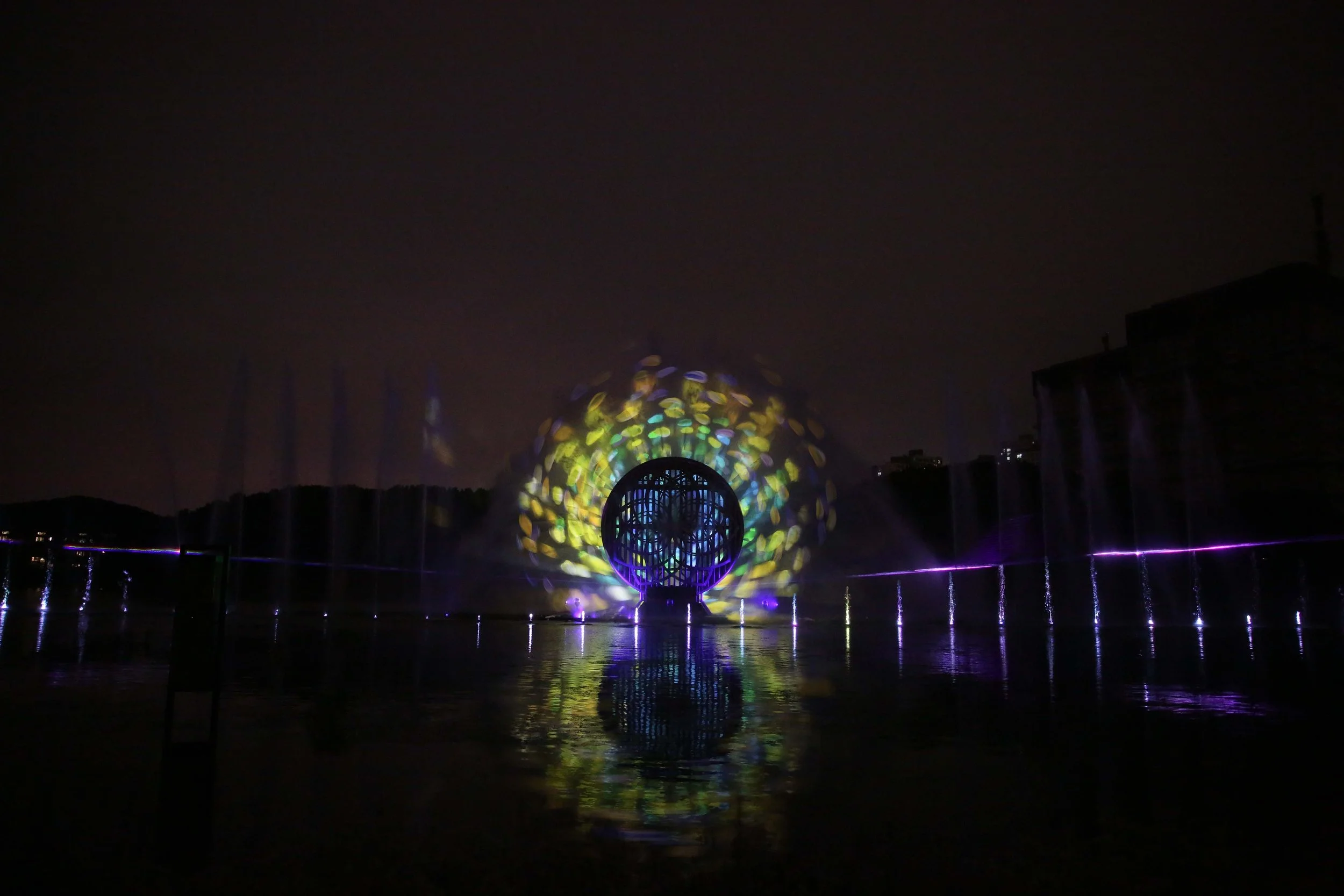 Aurora_show2.jpg