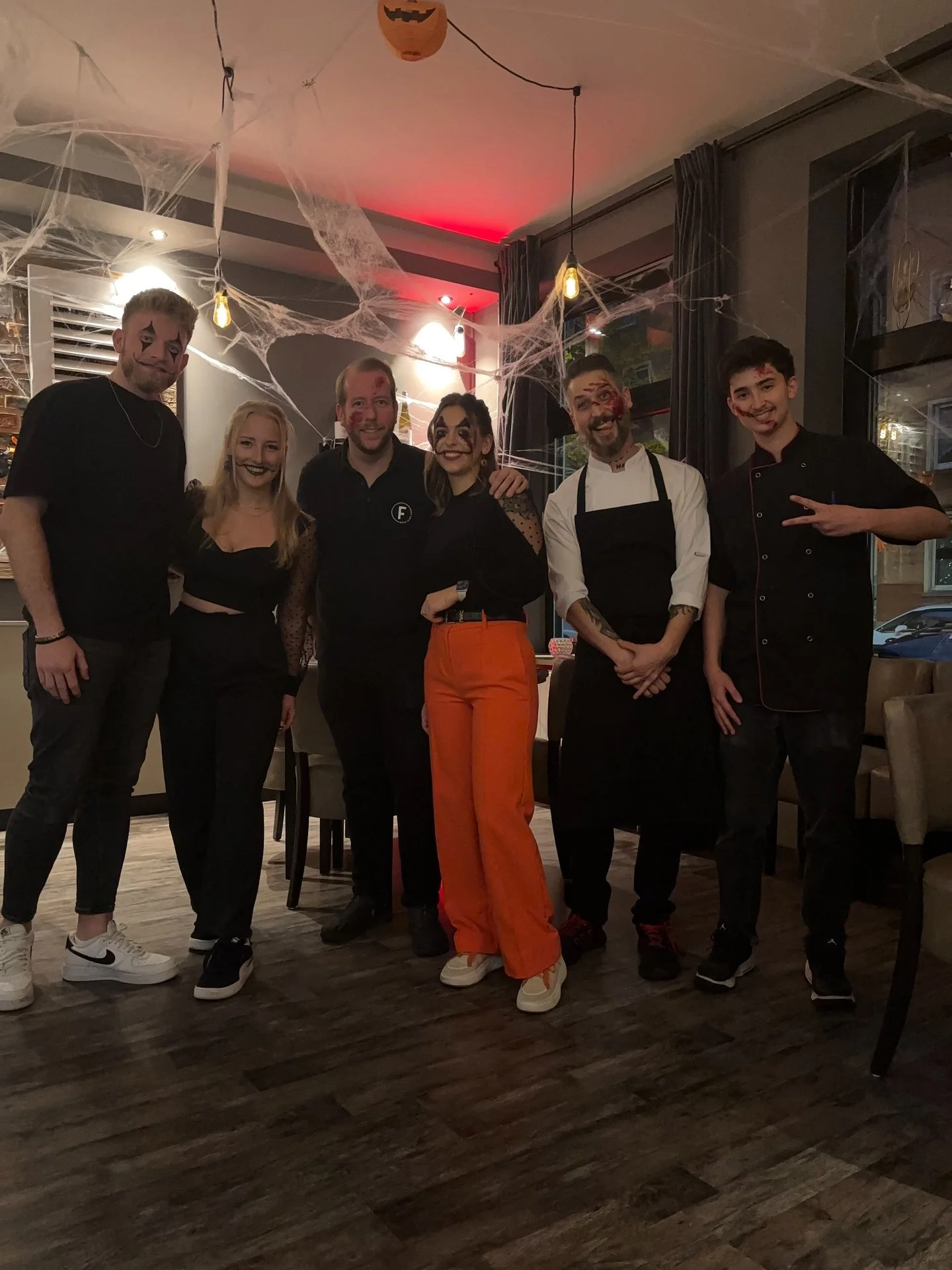 Happy Halloween 🎃 👻

Wir freuen uns auf einen tollen Abend mit Euch😊🎃

#halloween🎃👻 #friendsrestaurant#friendswineandfood #dortmund