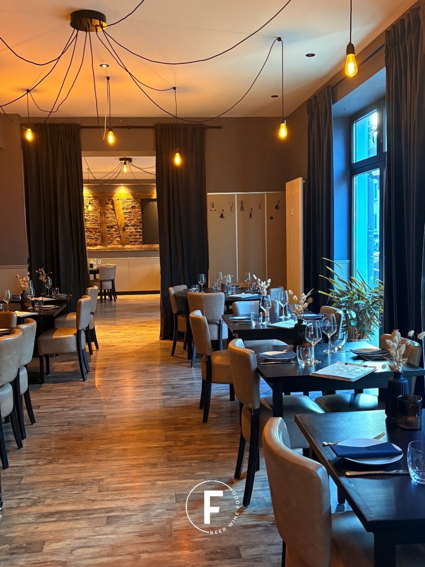 Wenn aus einem Abend ein Lieblingsmoment wird &ndash; willkommen im Friends. 🤍

#friendswineandfood #dortmund #dortmundbar