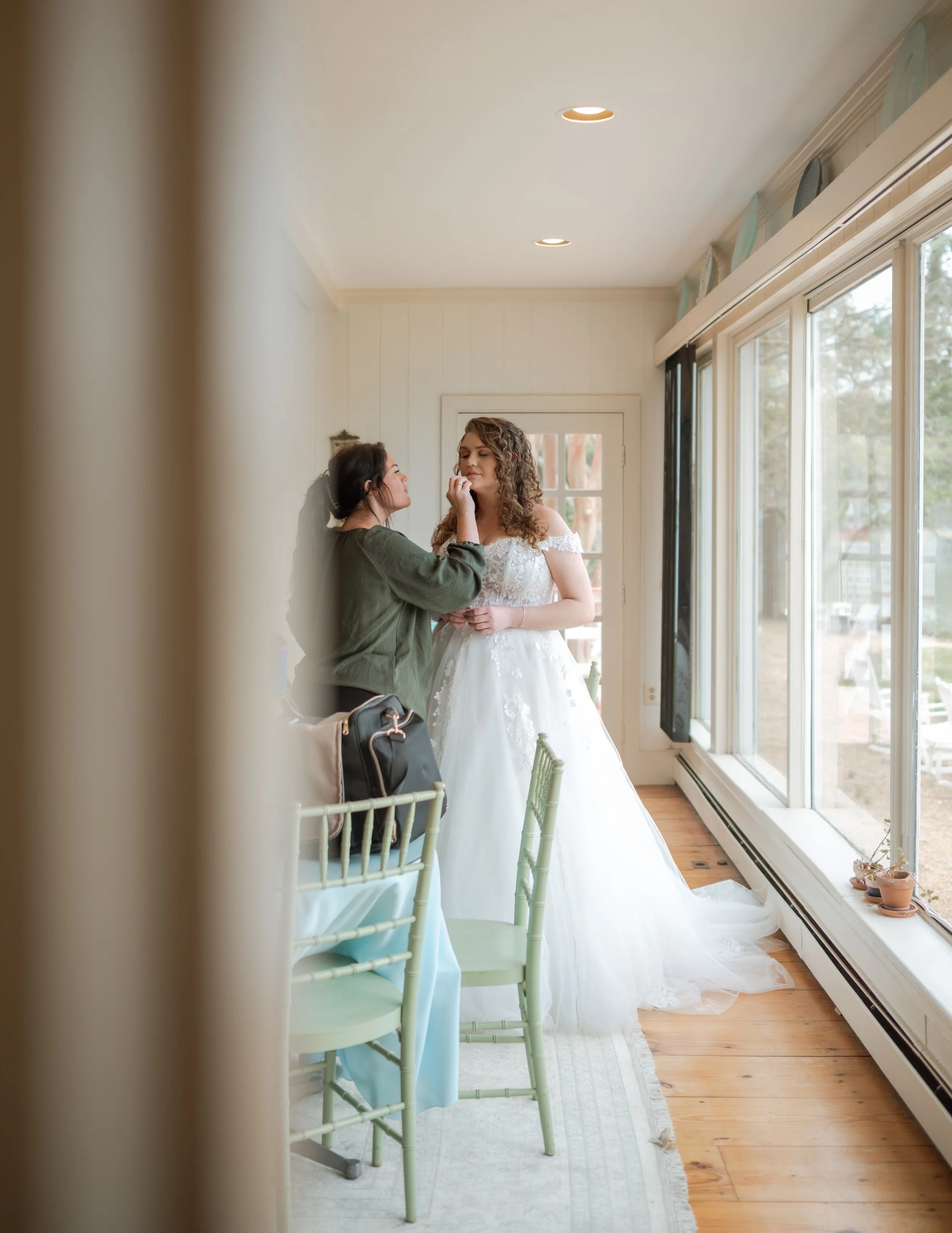 2 Maggie +Getting Ready - Woodlawn -14.jpg