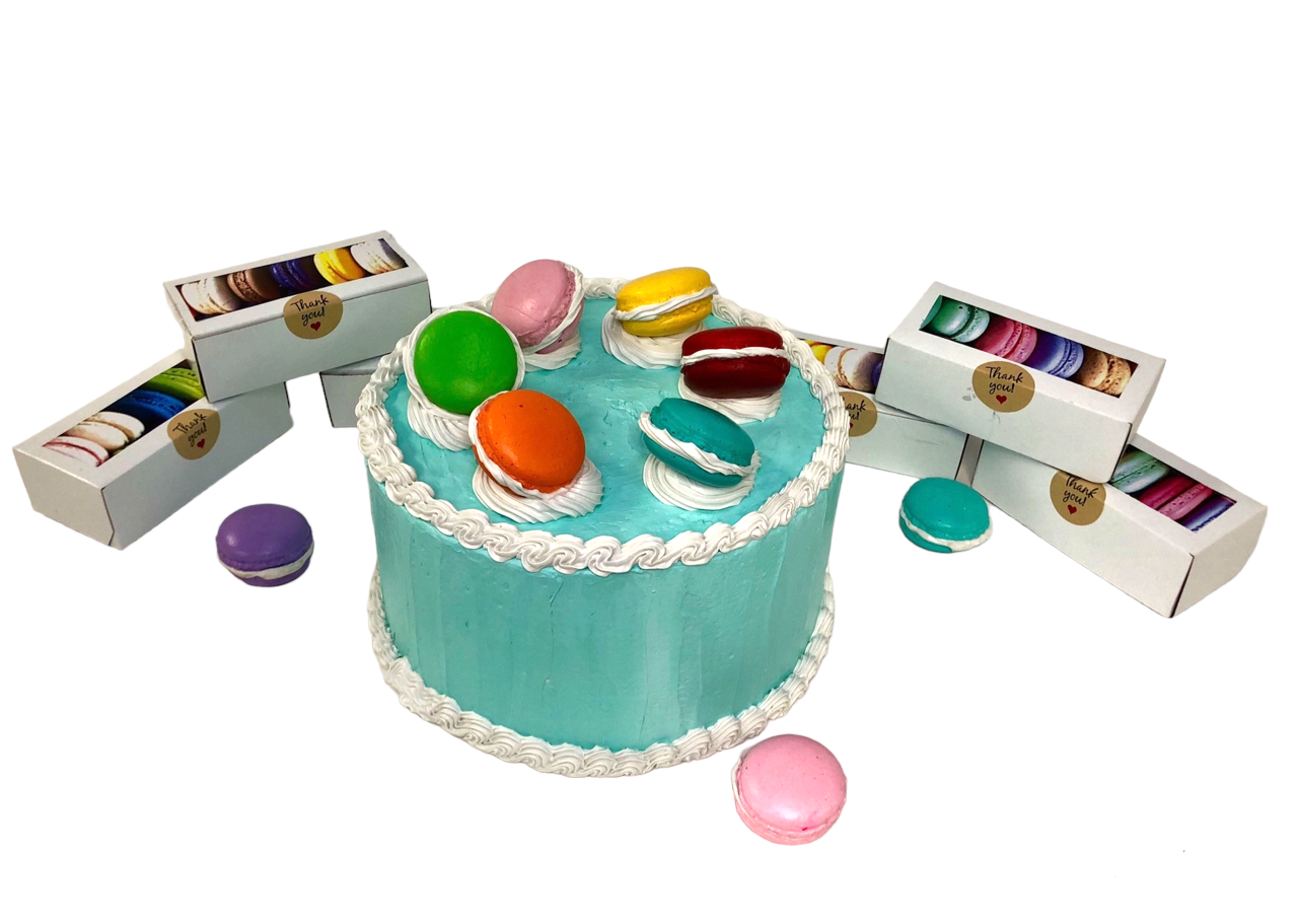 Cake w/ Maracons