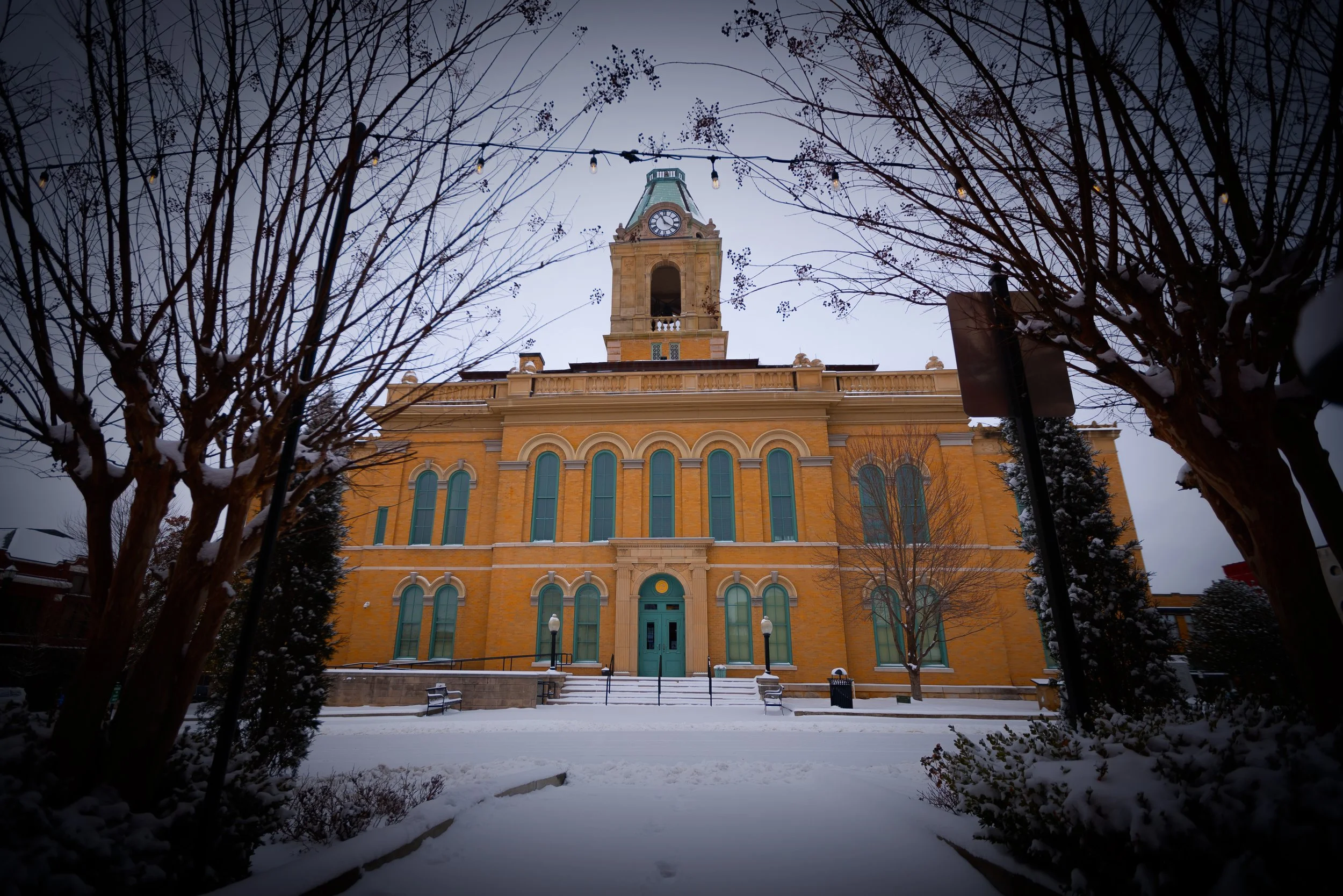 courthouse-and-snow-Jan-2024.jpg