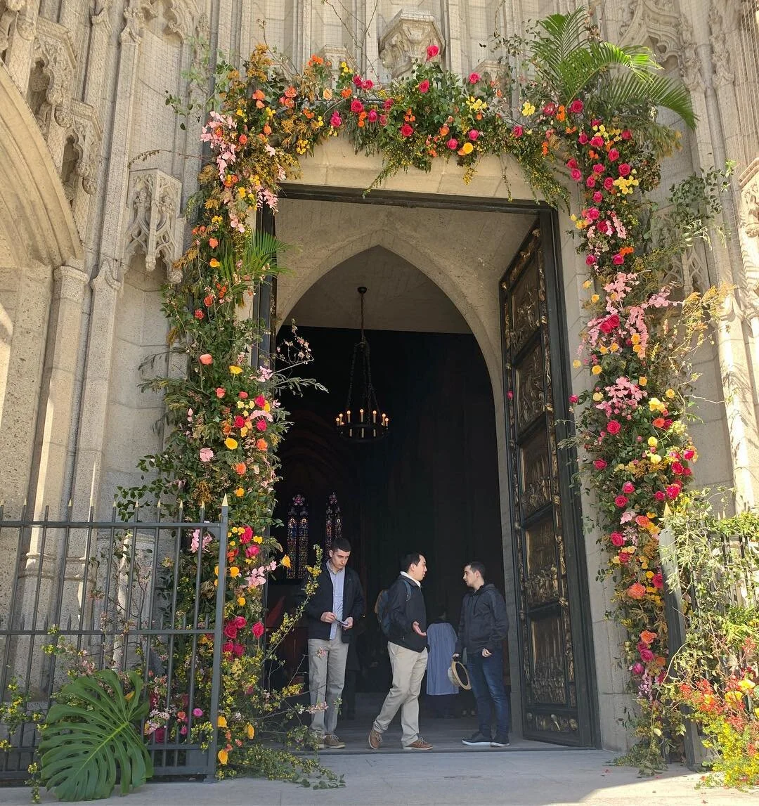 @jennalamevents | people for scale and also because they wouldn&rsquo;t move out of the way for my photo and choir video because they were even better than the flowers