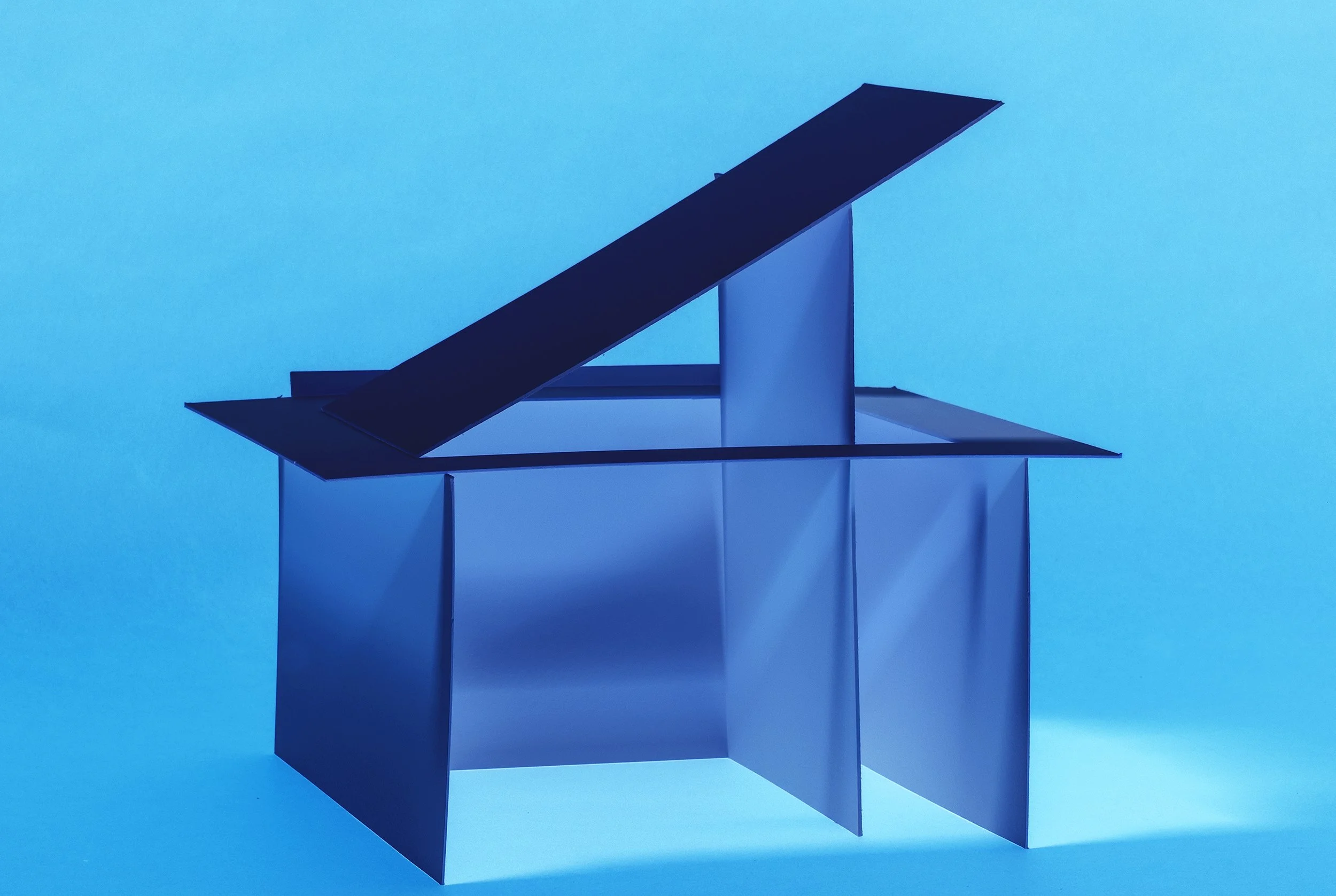 landing_black blue walls_4467.jpg