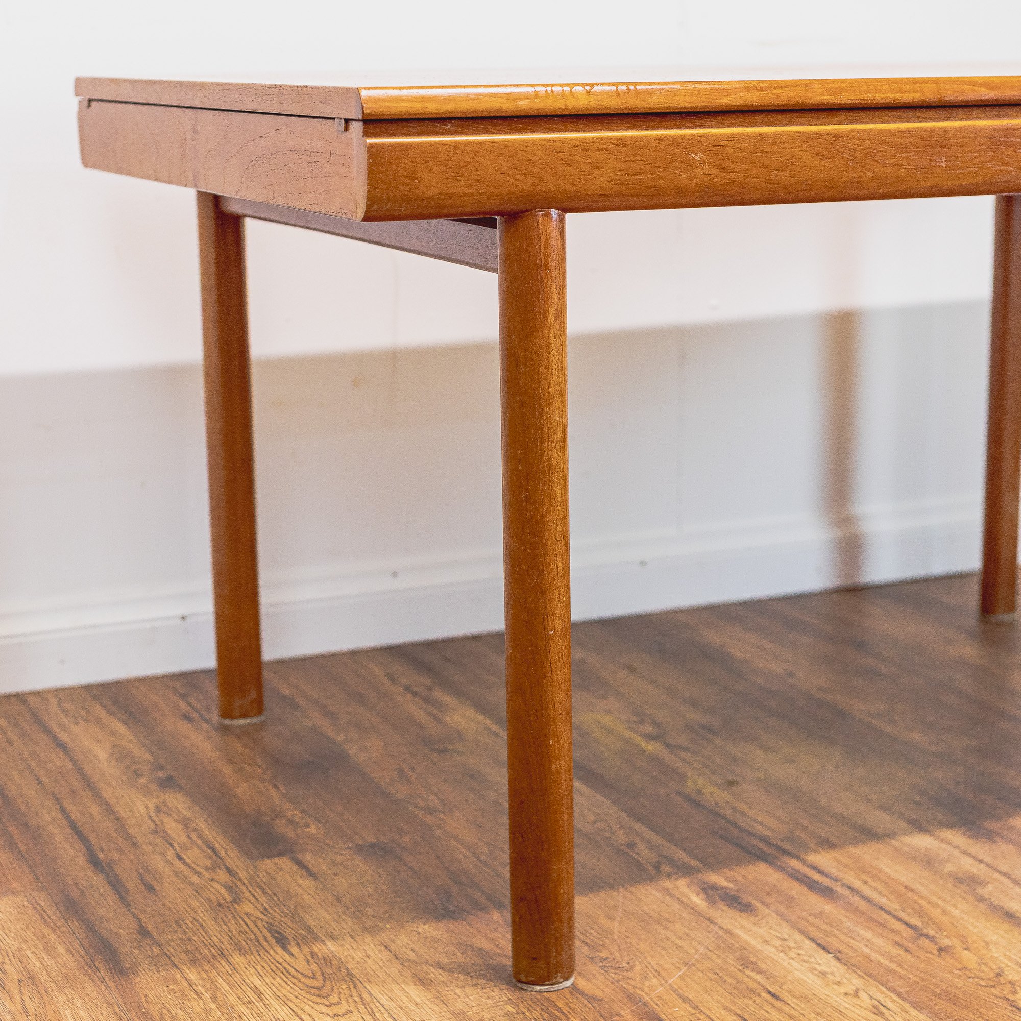 White & Newton Rectangular Teak Extending Dining Table -5.jpg