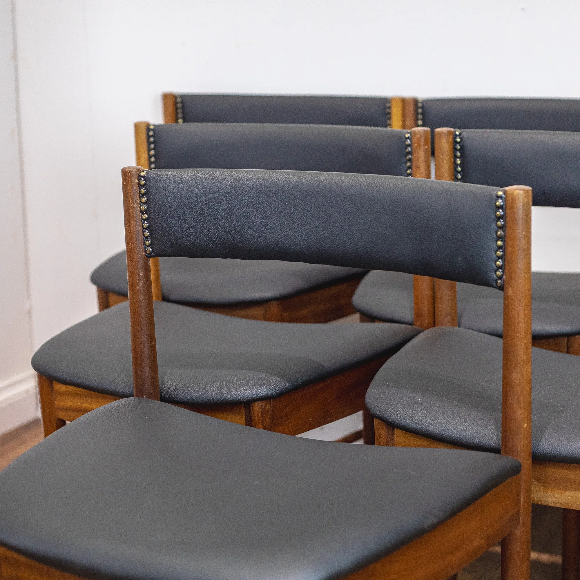 11 - Mcintosh 9533 Teak 6x Dining Chairs -5.jpg