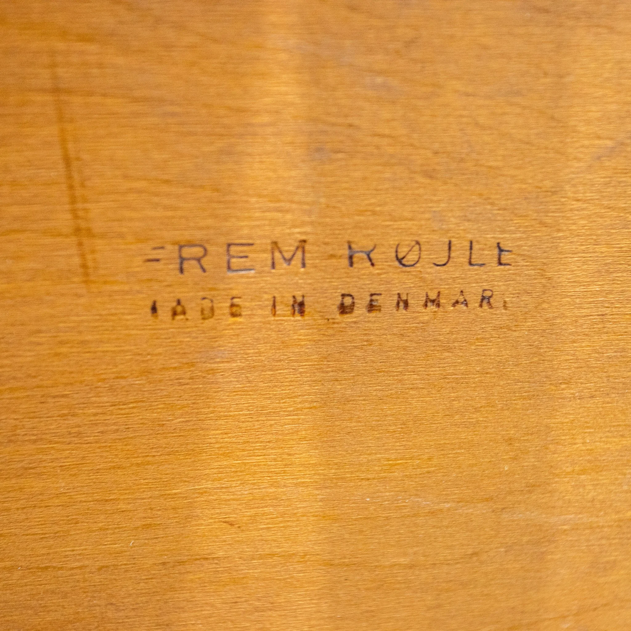 Frem Rolje Roundette Crossbanded Teak Dining Table & 4 Chairs